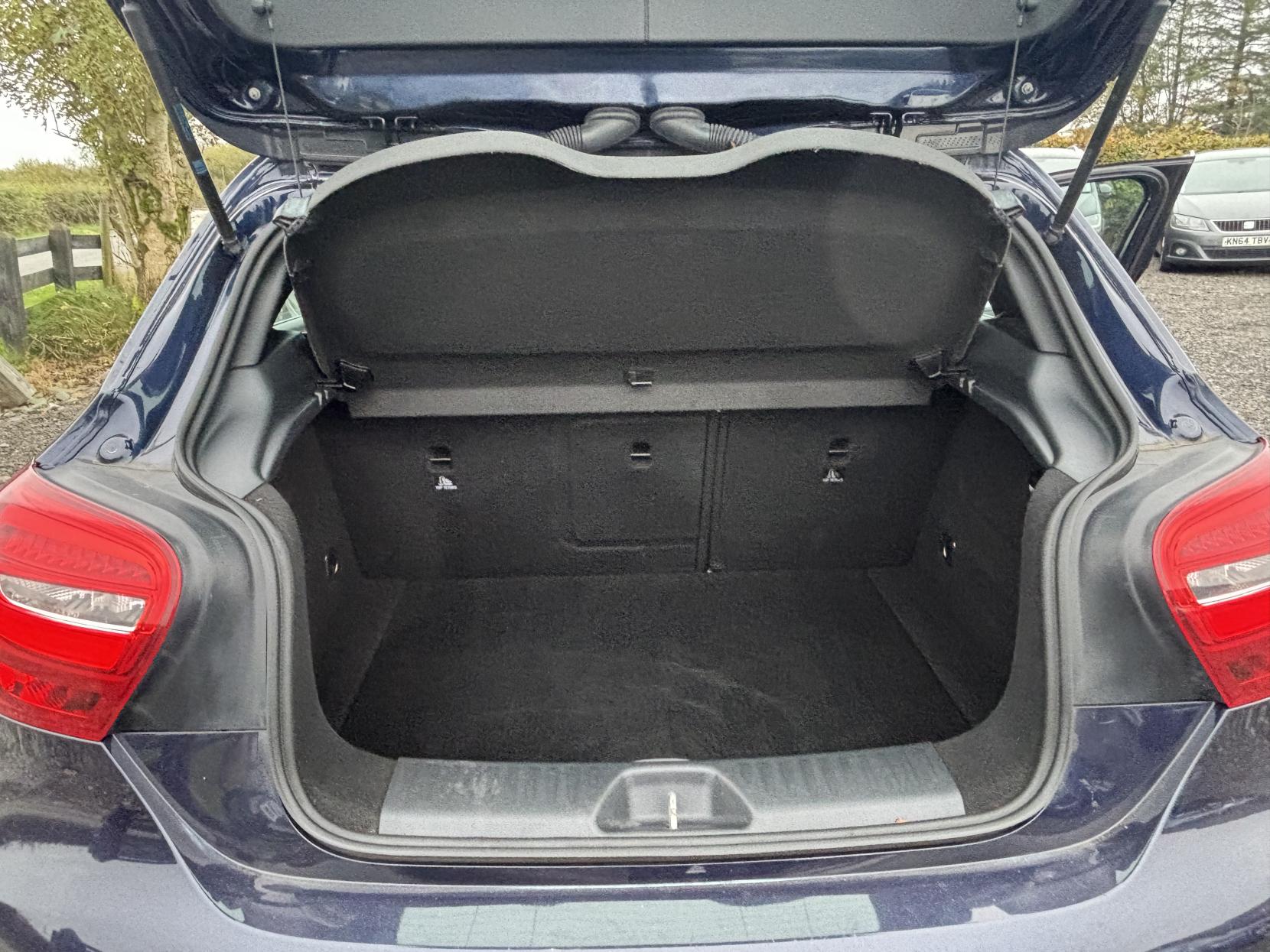 Mercedes-Benz A Class 1.5 A180d AMG Line Hatchback 5dr Diesel Manual Euro 6 (s/s) (109 ps)