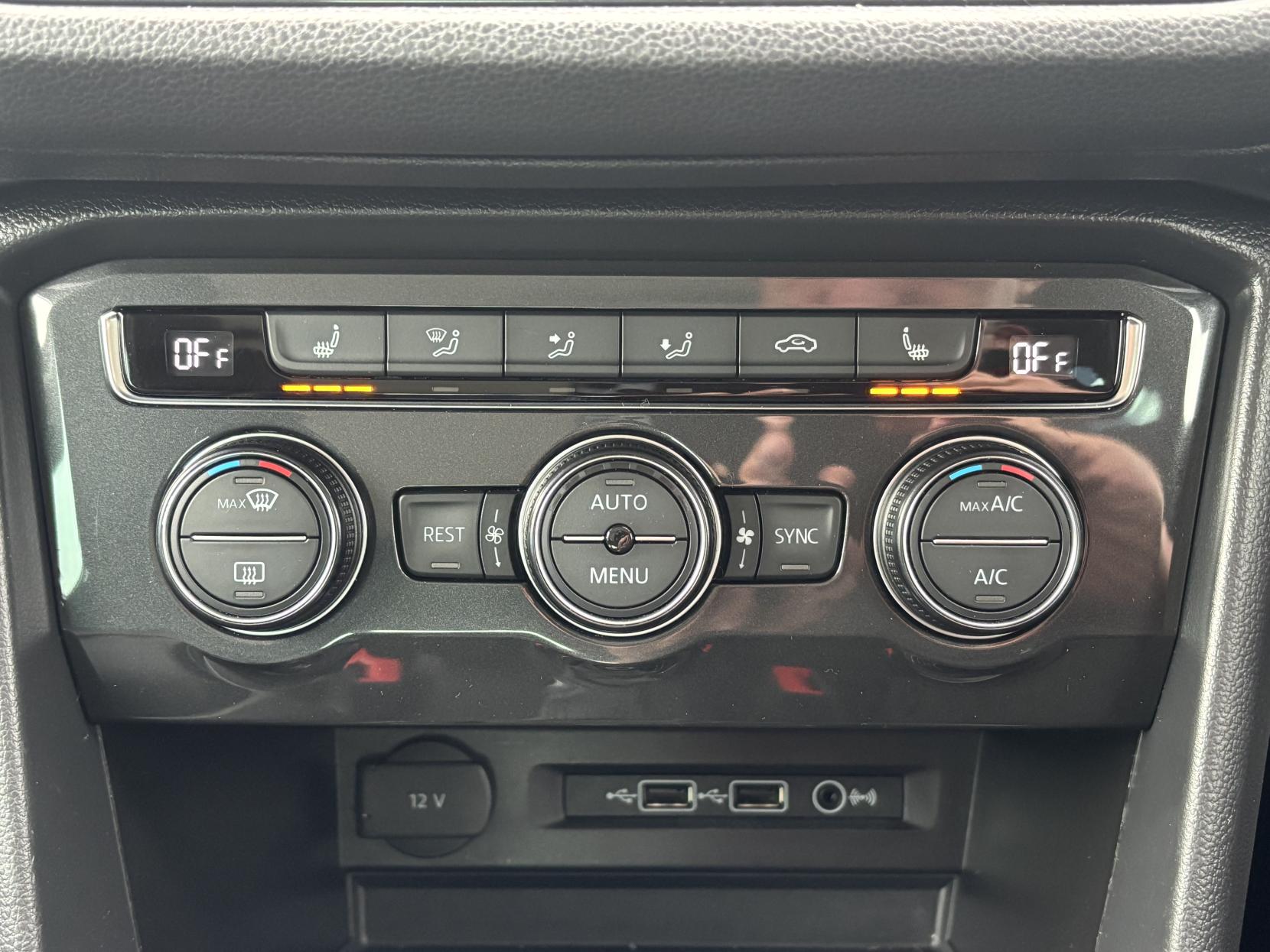 Volkswagen Tiguan 2.0 TDI SEL SUV 5dr Diesel DSG Euro 6 (s/s) (150 ps)