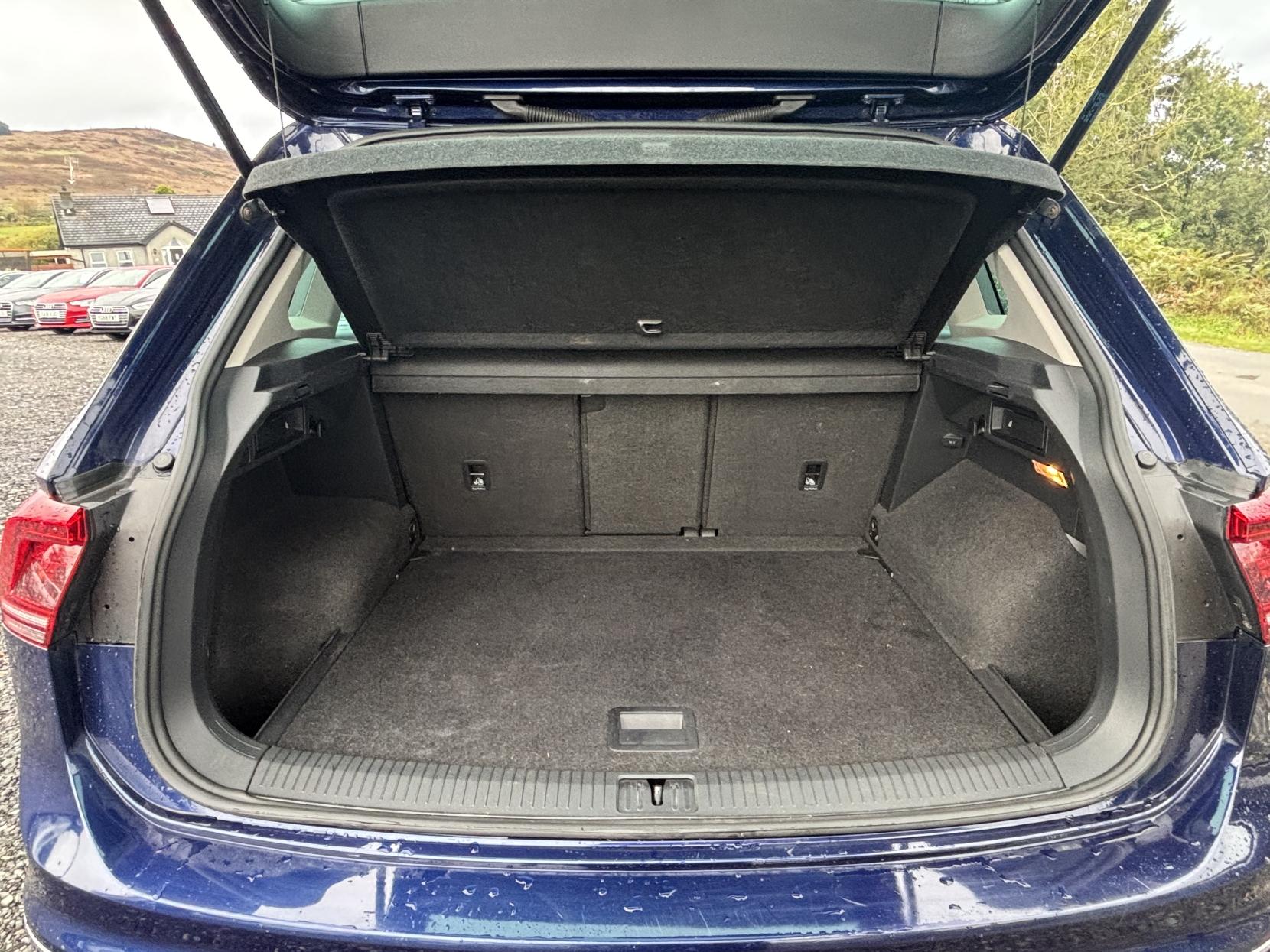 Volkswagen Tiguan 2.0 TDI SEL SUV 5dr Diesel DSG Euro 6 (s/s) (150 ps)