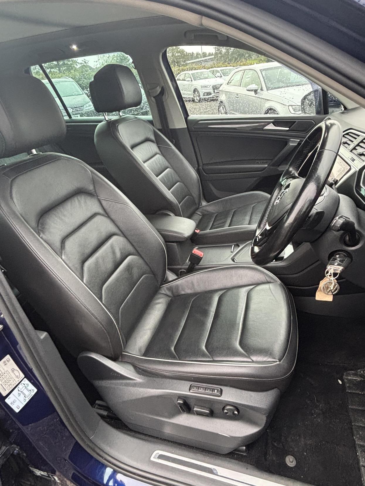 Volkswagen Tiguan 2.0 TDI SEL SUV 5dr Diesel DSG Euro 6 (s/s) (150 ps)