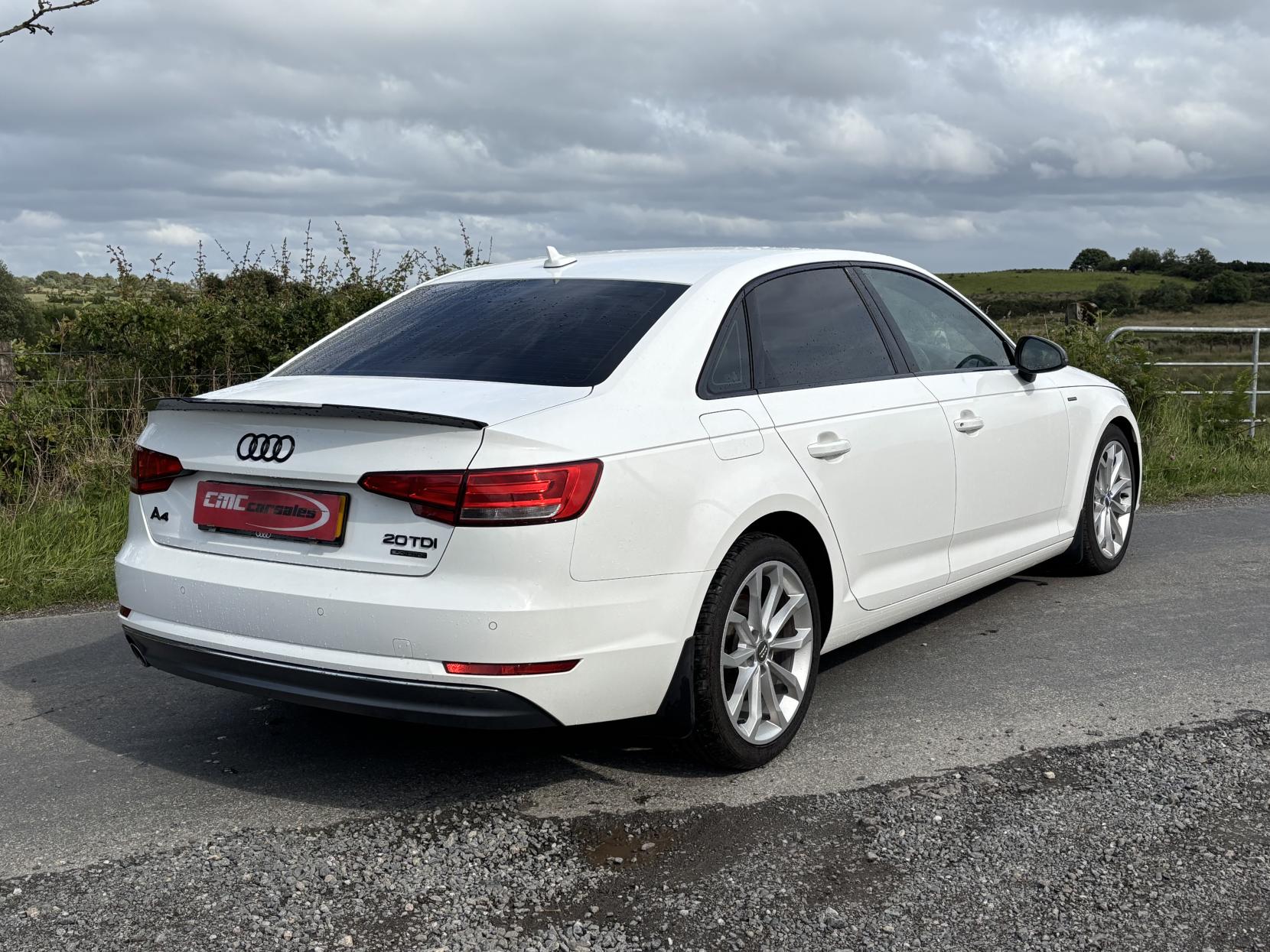 Audi A4 2.0 TDI ultra SE Saloon 4dr Diesel Manual Euro 6 (s/s) (150 ps)