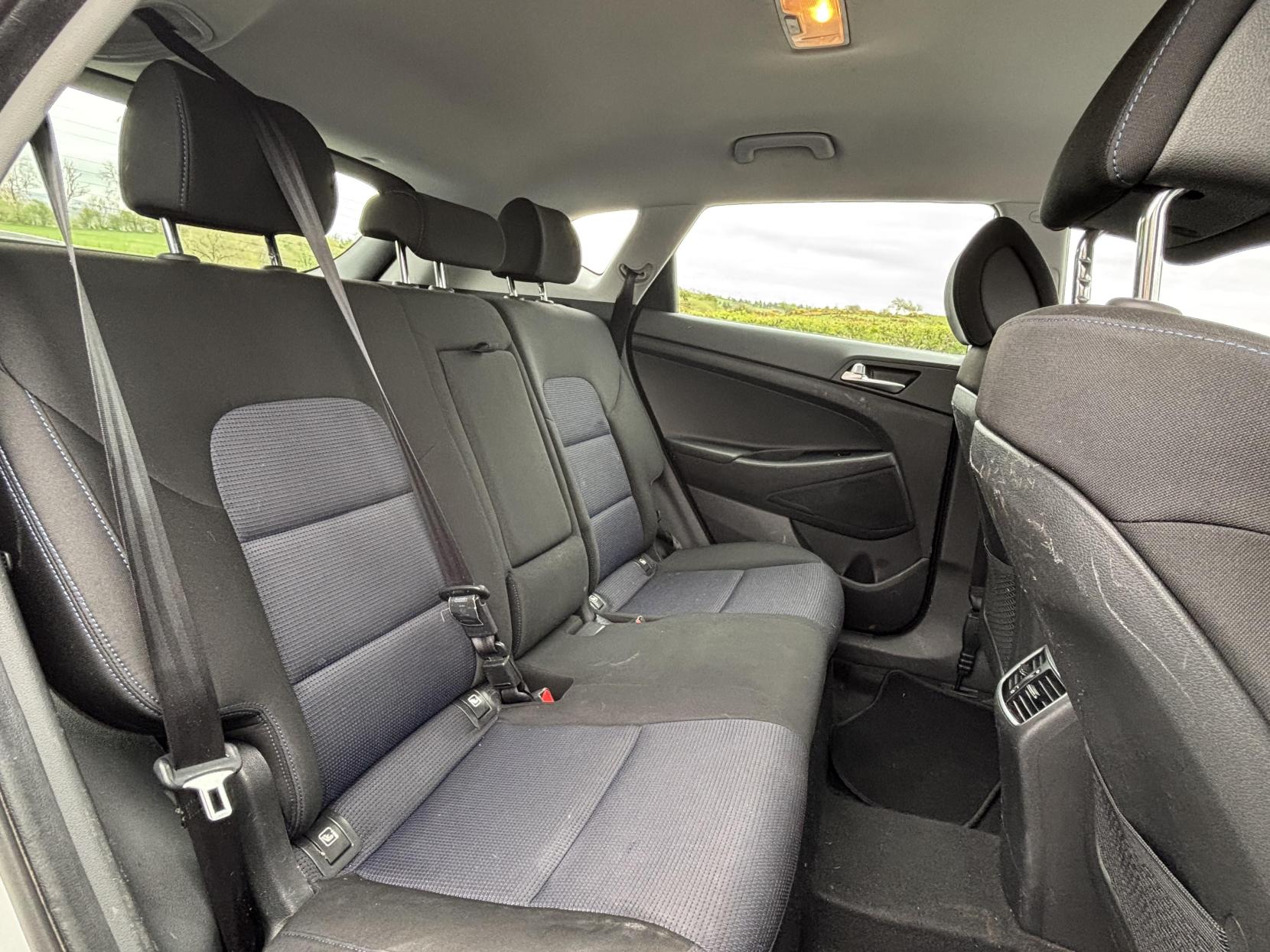 Hyundai TUCSON 1.7 CRDi Blue Drive SE SUV 5dr Diesel Manual Euro 6 (s/s) (116 ps)