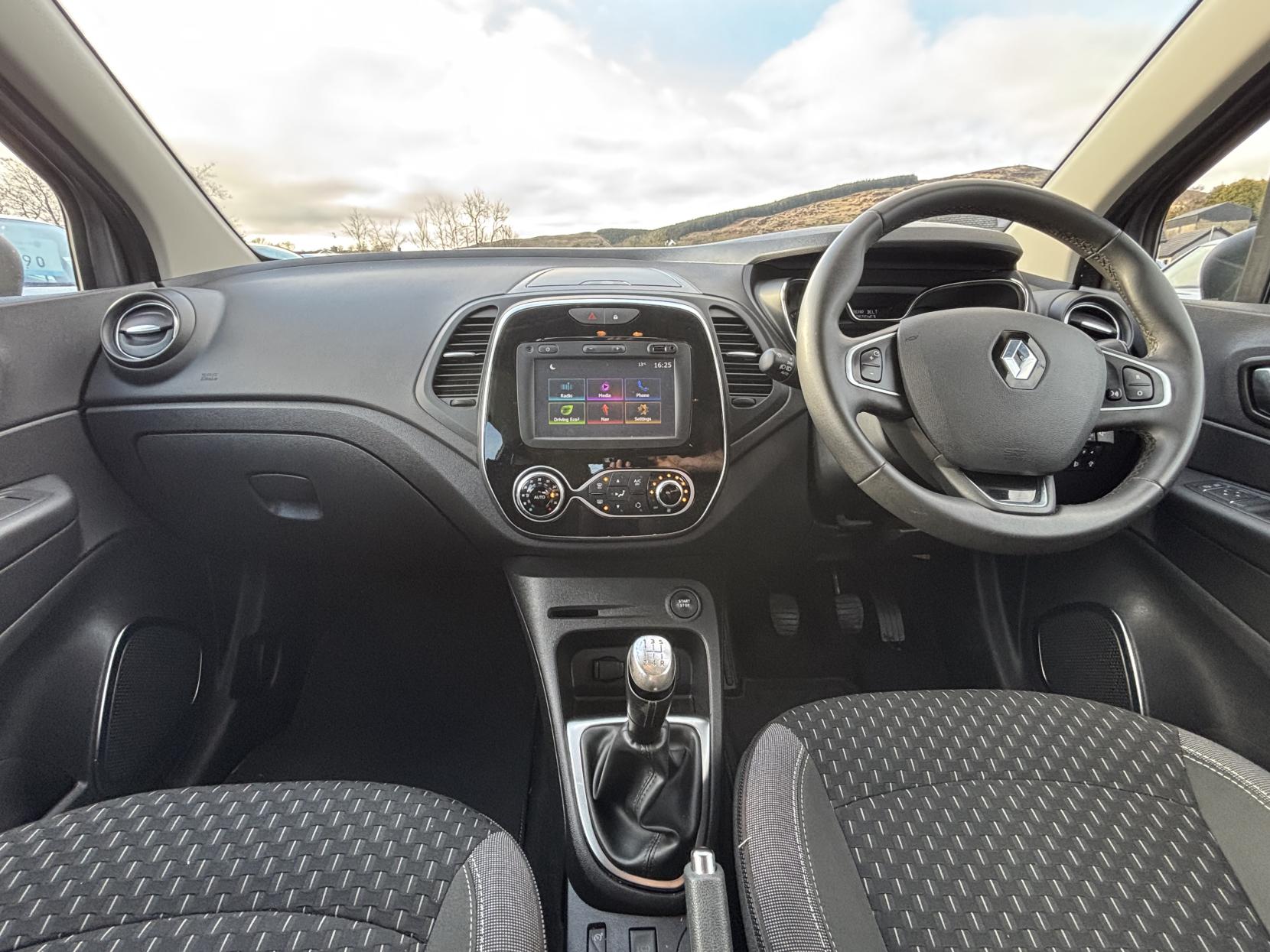 Renault Captur 1.5 dCi ENERGY Dynamique Nav SUV 5dr Diesel Manual Euro 6 (s/s) (90 ps)