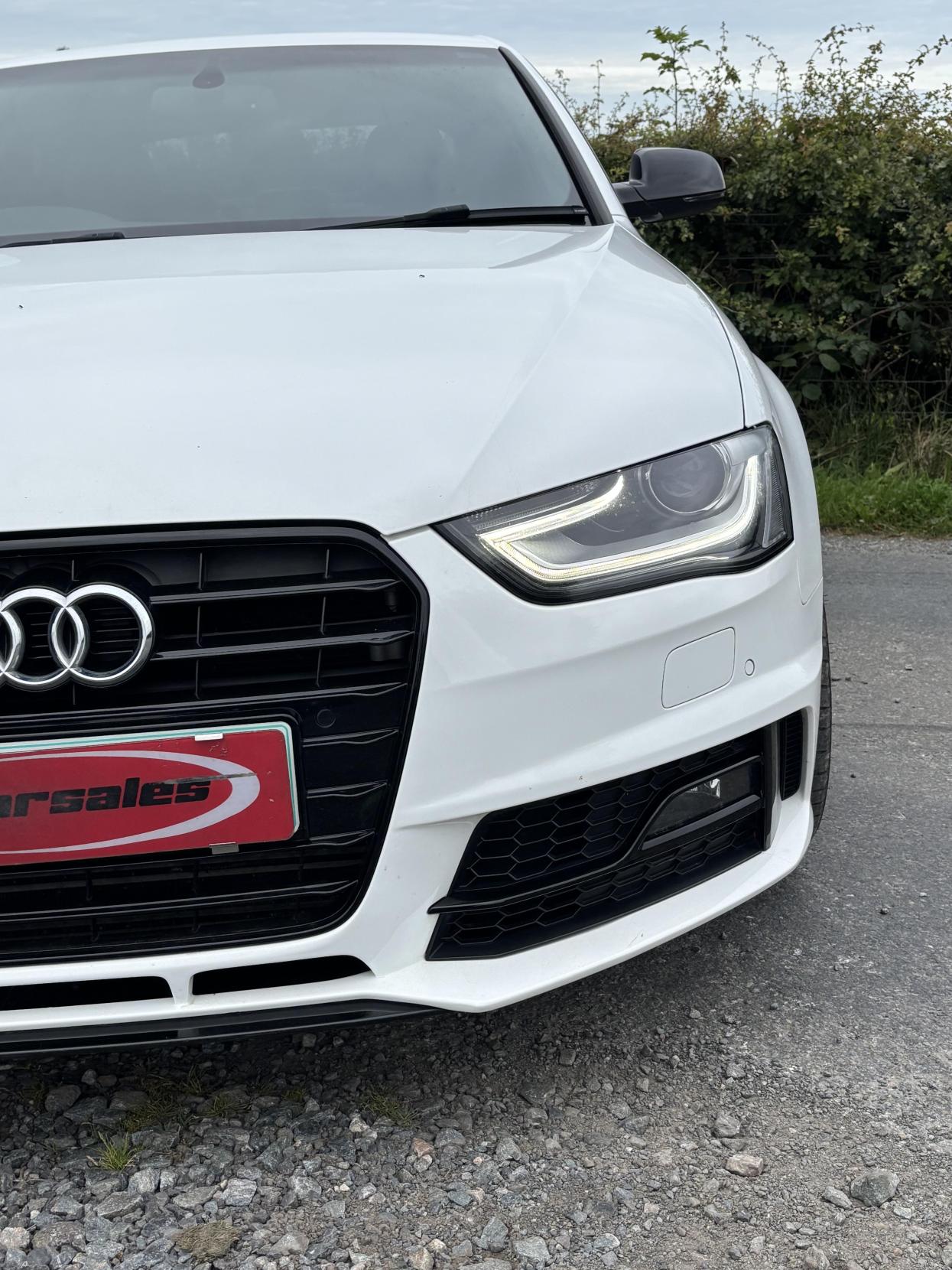 Audi A4 2.0 TDI Black Edition Plus Saloon 4dr Diesel Multitronic Euro 5 (s/s) (177 ps)