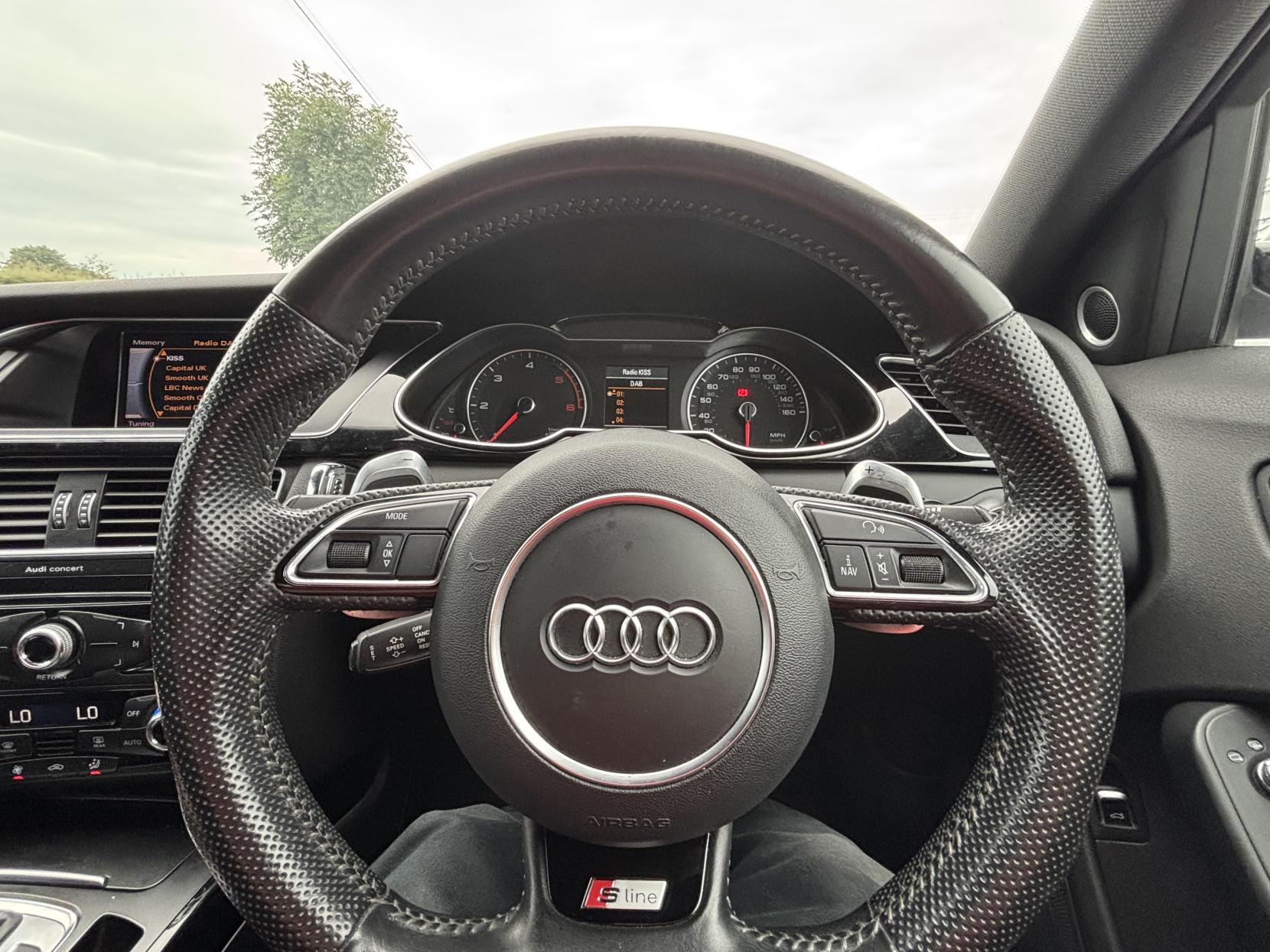 Audi A4 2.0 TDI Black Edition Plus Saloon 4dr Diesel Multitronic Euro 5 (s/s) (177 ps)