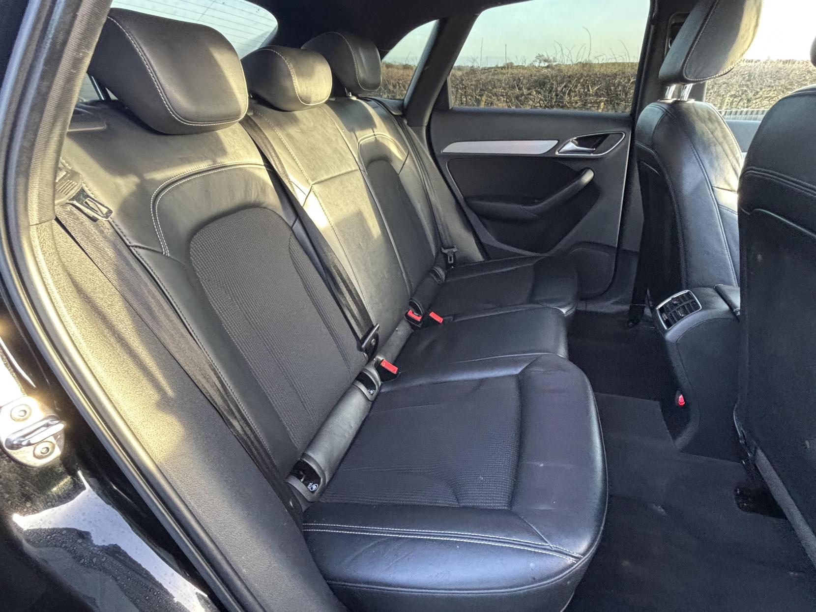 Audi Q3 2.0 TDI S line SUV 5dr Diesel Manual Euro 6 (s/s) (150 ps)