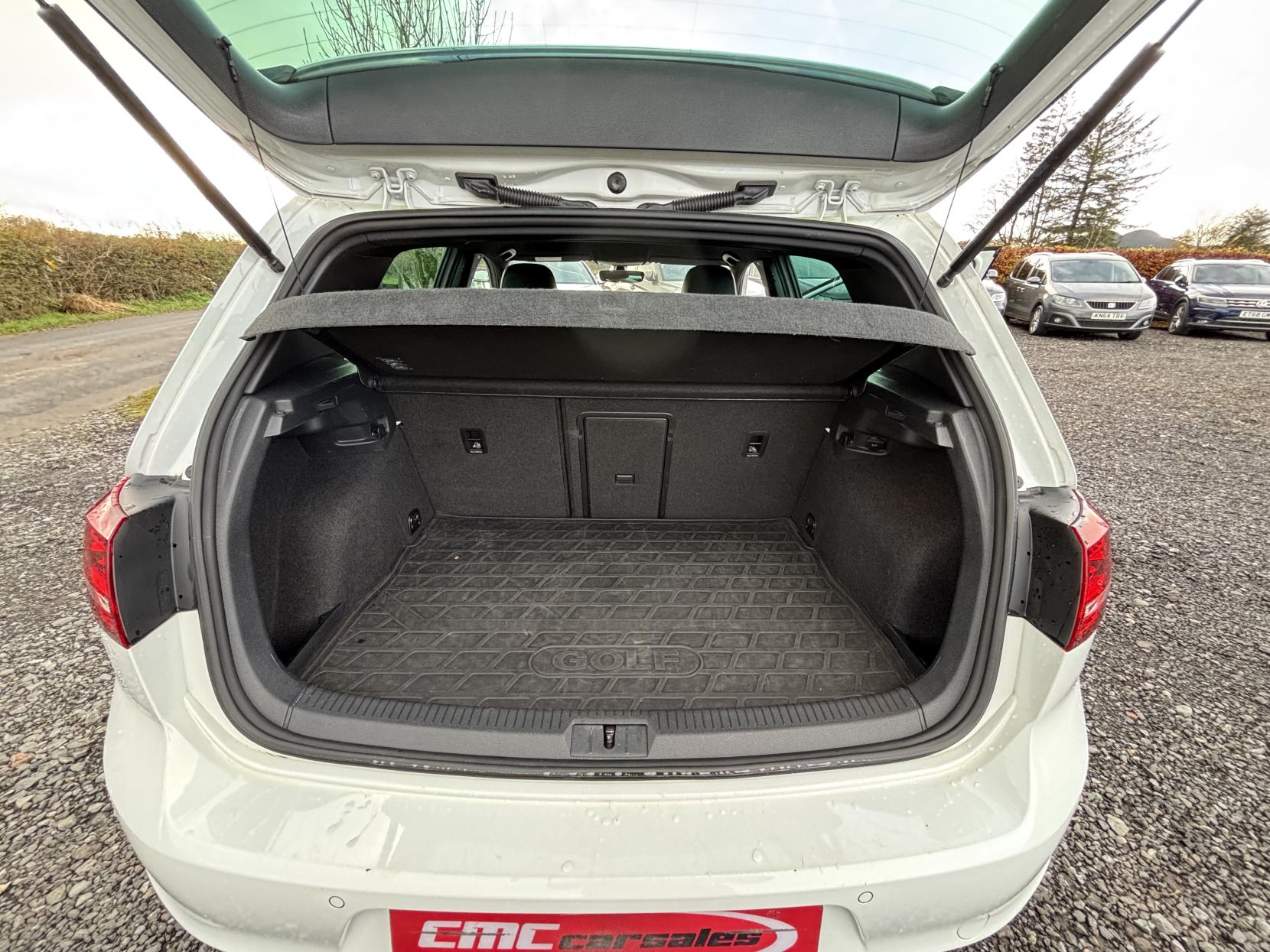 Volkswagen Golf 2.0 TDI BlueMotion Tech GTD Hatchback 5dr Diesel Manual Euro 6 (s/s) (184 ps)