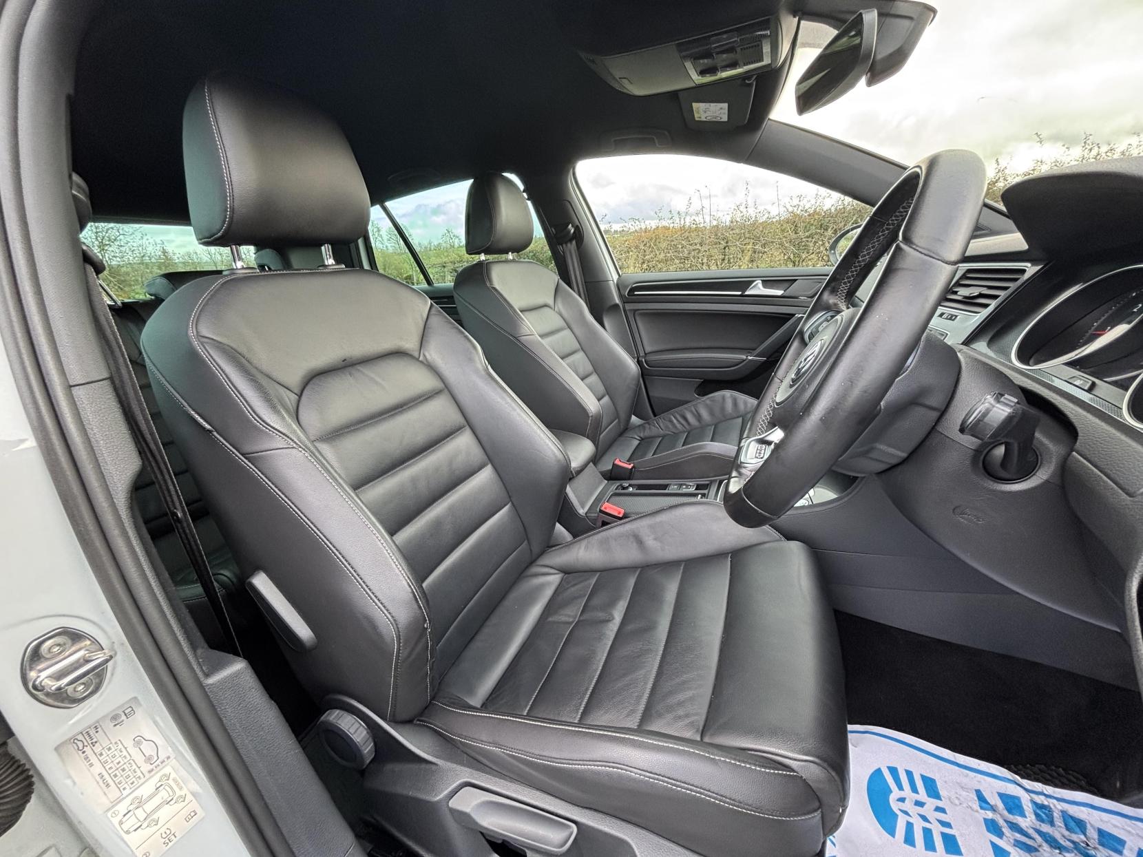 Volkswagen Golf 2.0 TDI BlueMotion Tech GTD Hatchback 5dr Diesel Manual Euro 6 (s/s) (184 ps)