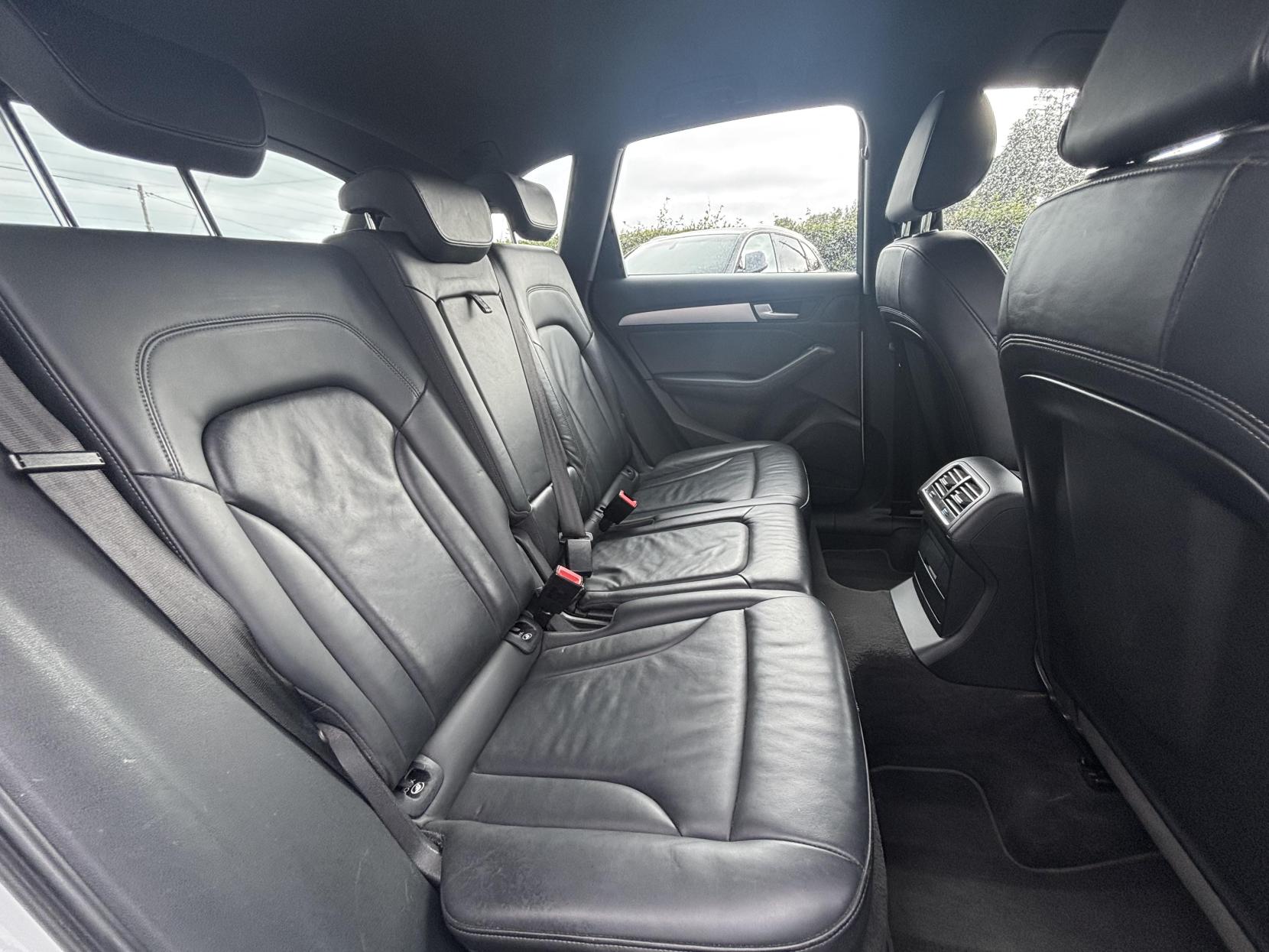Audi Q5 2.0 TDI S line SUV 5dr Diesel S Tronic quattro Euro 5 (s/s) (177 ps)