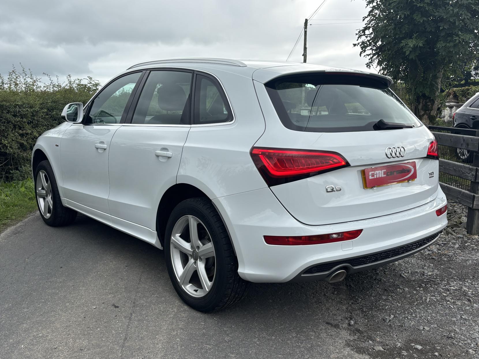 Audi Q5 2.0 TDI S line SUV 5dr Diesel S Tronic quattro Euro 5 (s/s) (177 ps)