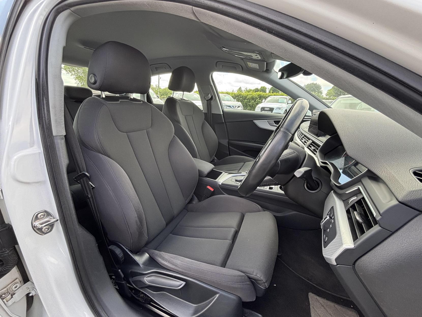 Audi A4 2.0 TDI ultra SE Saloon 4dr Diesel Manual Euro 6 (s/s) (150 ps)