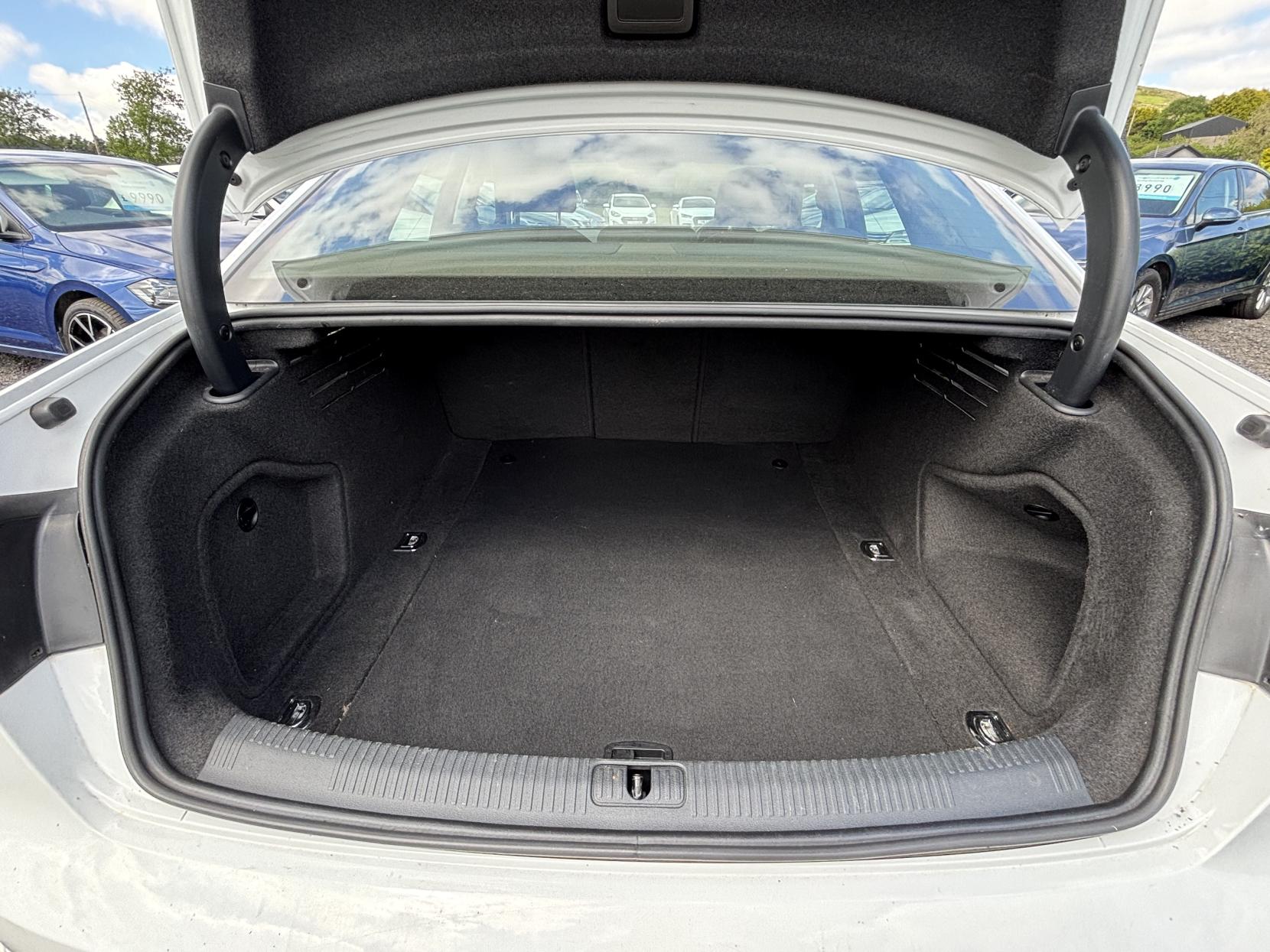 Audi A4 2.0 TDI ultra SE Saloon 4dr Diesel Manual Euro 6 (s/s) (150 ps)