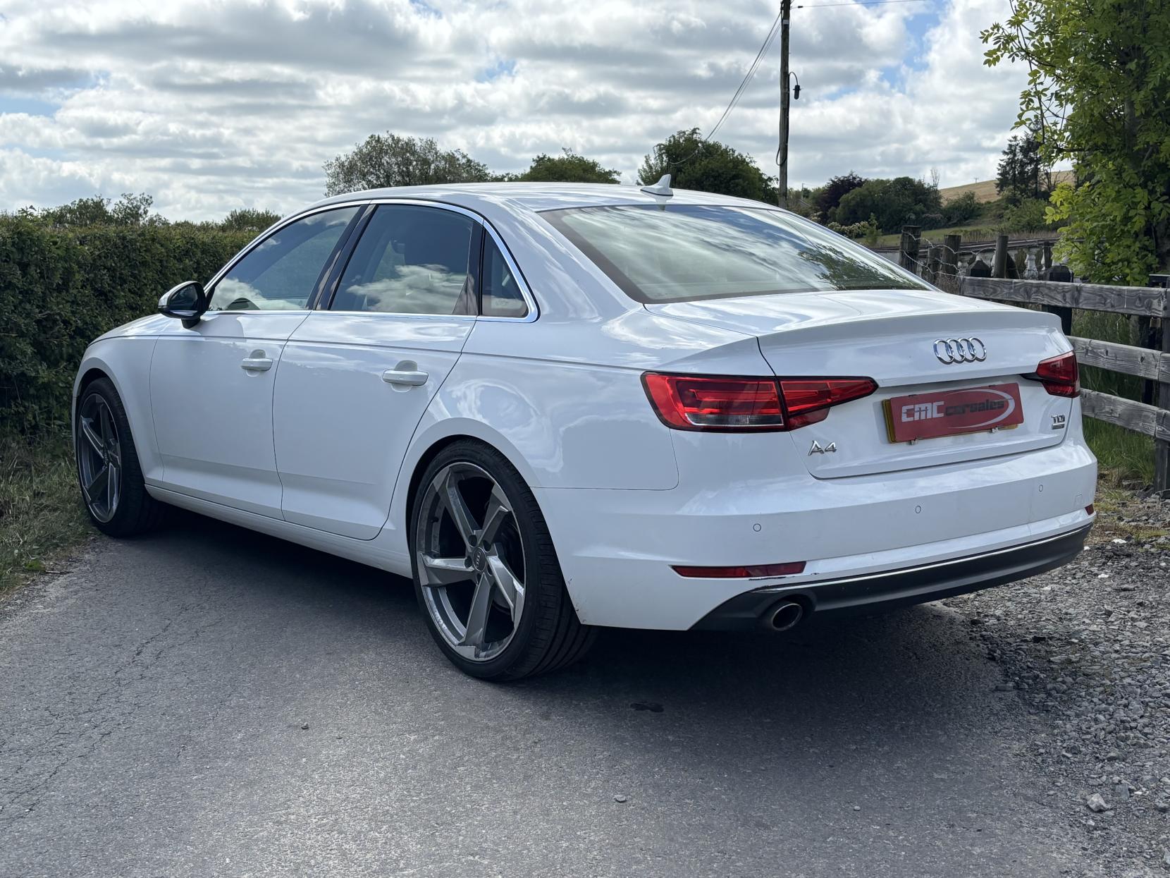 Audi A4 2.0 TDI ultra SE Saloon 4dr Diesel Manual Euro 6 (s/s) (150 ps)