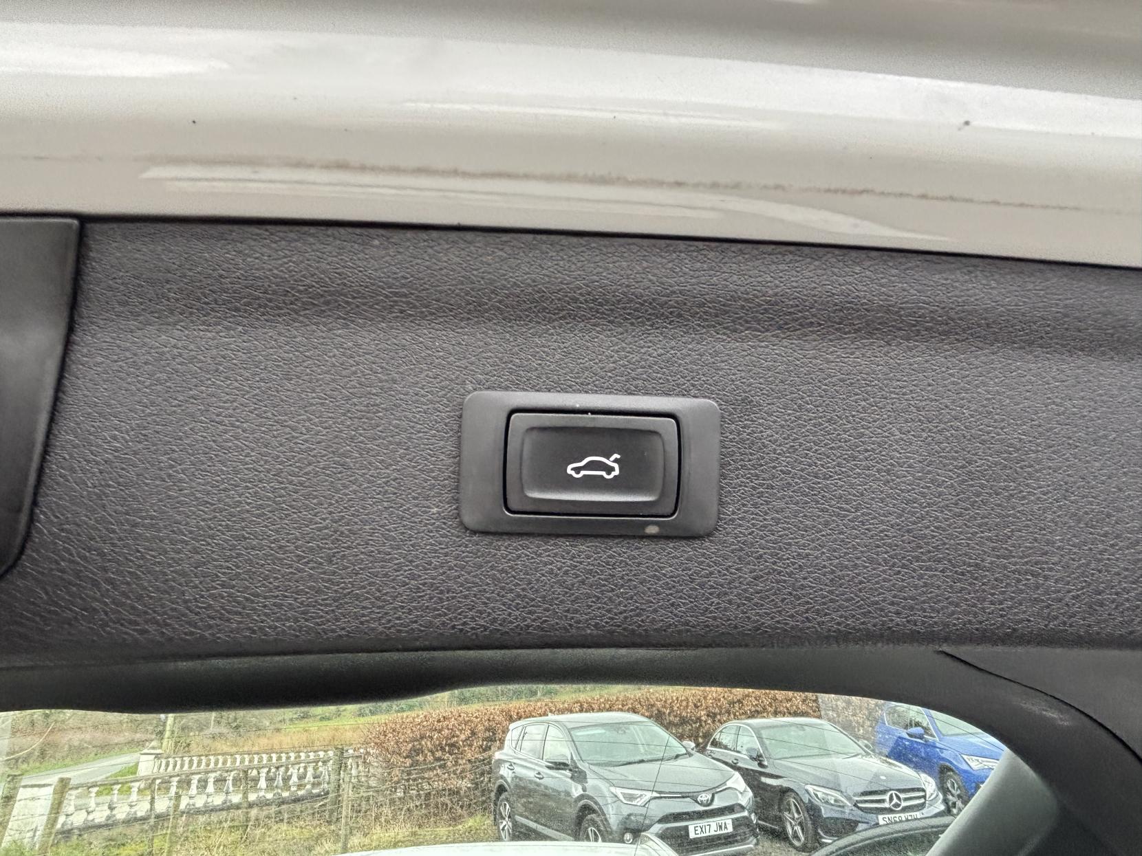 Audi Q3 2.0 TDI S line Edition SUV 5dr Diesel Manual Euro 6 (s/s) (150 ps)