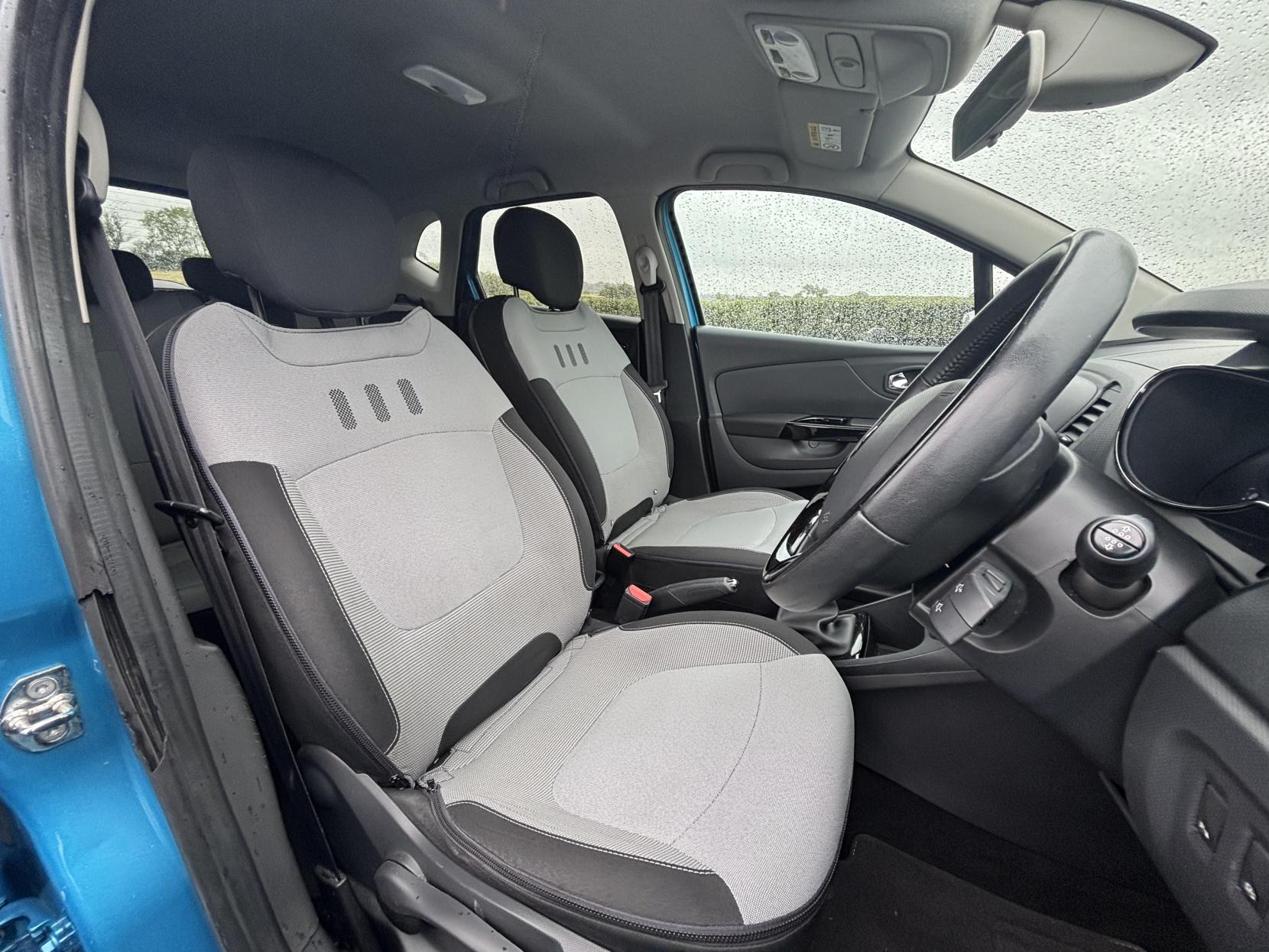 Renault Captur 1.5 dCi ENERGY Dynamique S MediaNav SUV 5dr Diesel Manual Euro 5 (s/s) (90 ps)