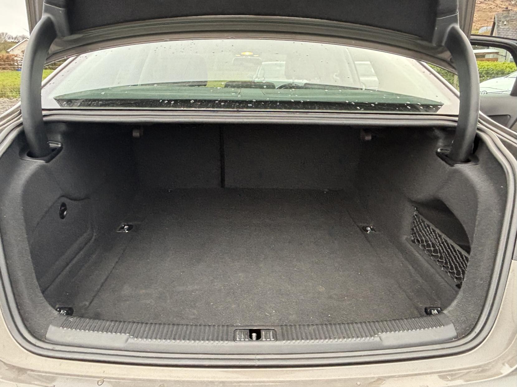 Audi A6 Saloon 2.0 TDI ultra SE Saloon 4dr Diesel S Tronic Euro 6 (s/s) (190 ps)