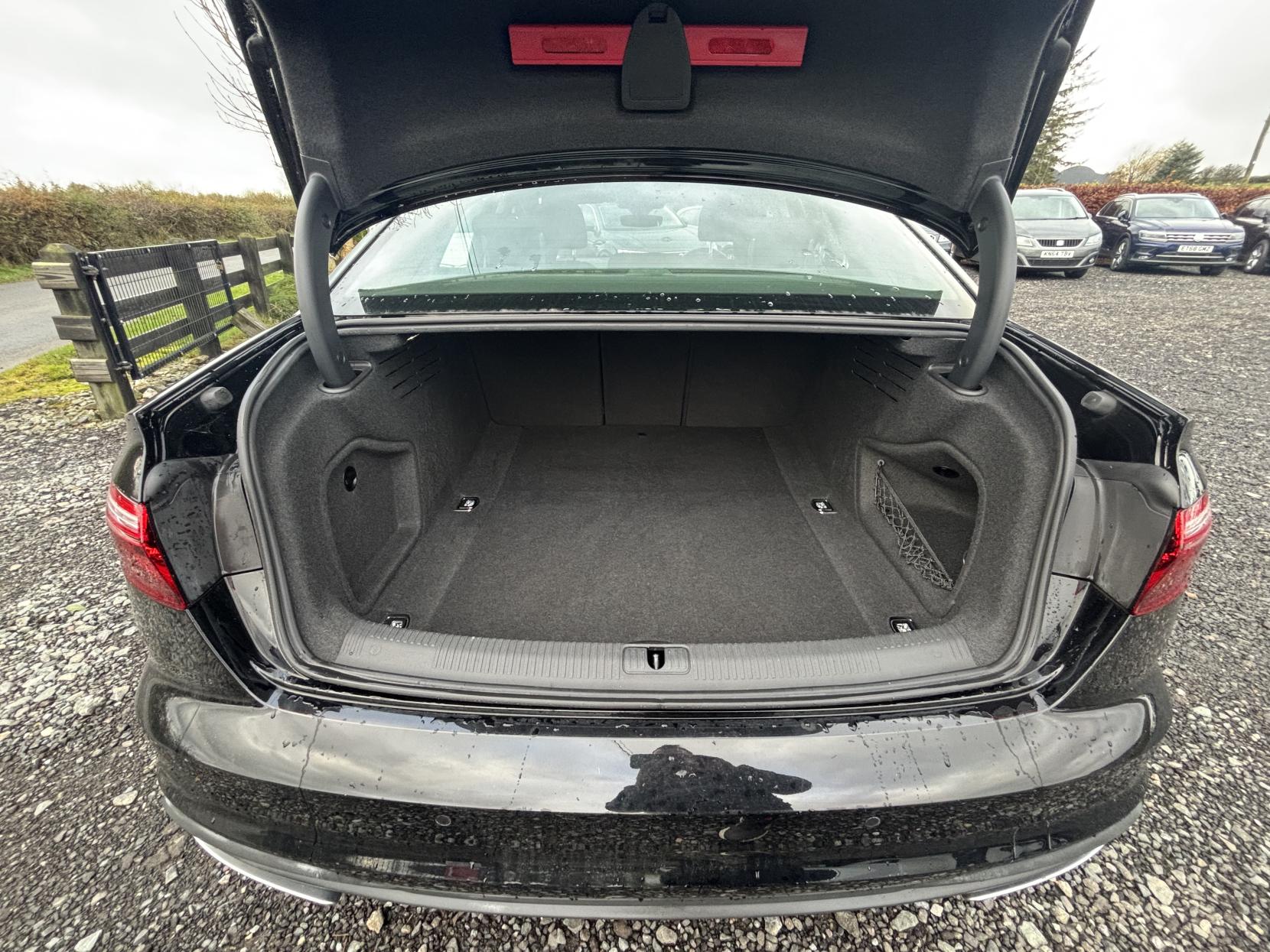 Audi A4 2.0 TDI 35 Technik Saloon 4dr Diesel S Tronic Euro 6 (s/s) (163 ps)