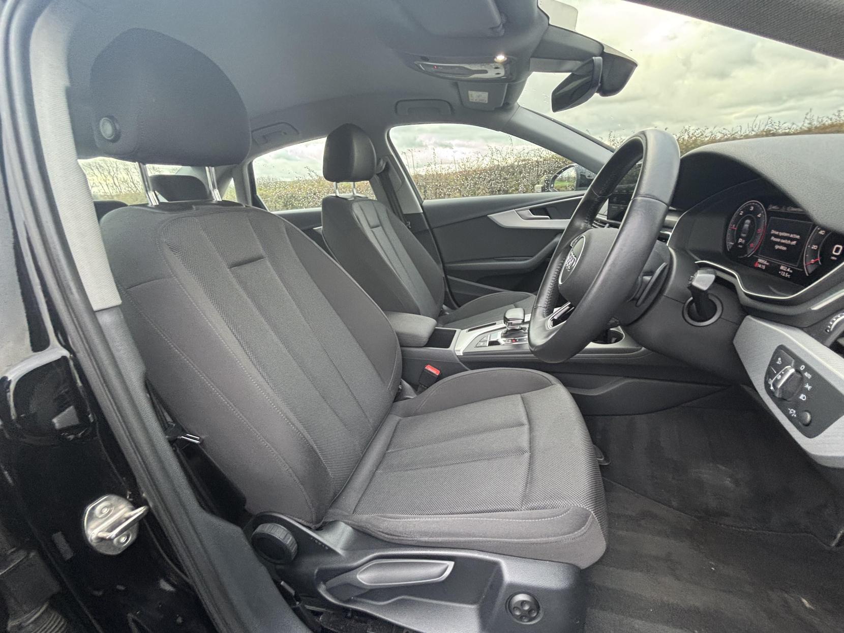 Audi A4 2.0 TDI 35 Technik Saloon 4dr Diesel S Tronic Euro 6 (s/s) (163 ps)