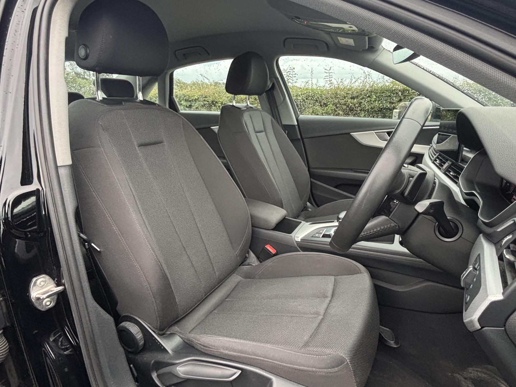 Audi A4 2.0 TDI 35 Technik Saloon 4dr Diesel S Tronic Euro 6 (s/s) (163 ps)