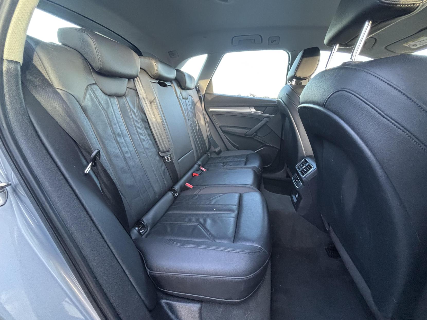 Audi Q5 2.0 TDI Sport SUV 5dr Diesel S Tronic quattro Euro 6 (s/s) (190 ps)