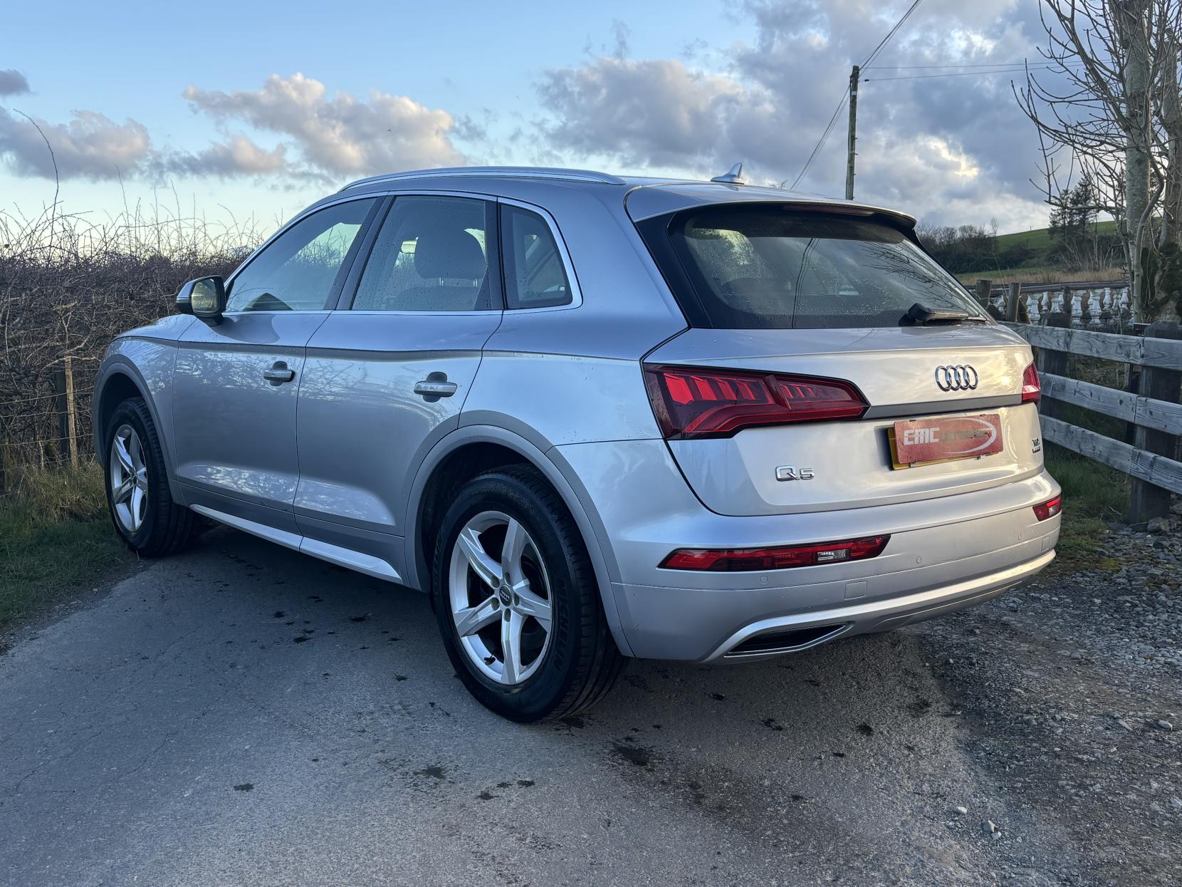 Audi Q5 2.0 TDI Sport SUV 5dr Diesel S Tronic quattro Euro 6 (s/s) (190 ps)