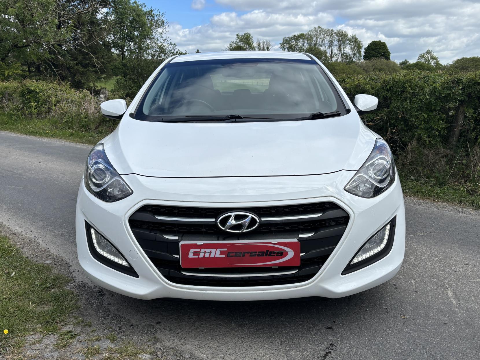 Hyundai i30 1.6 CRDi Blue Drive SE Hatchback 5dr Diesel Manual Euro 6 (s/s) (110 ps)