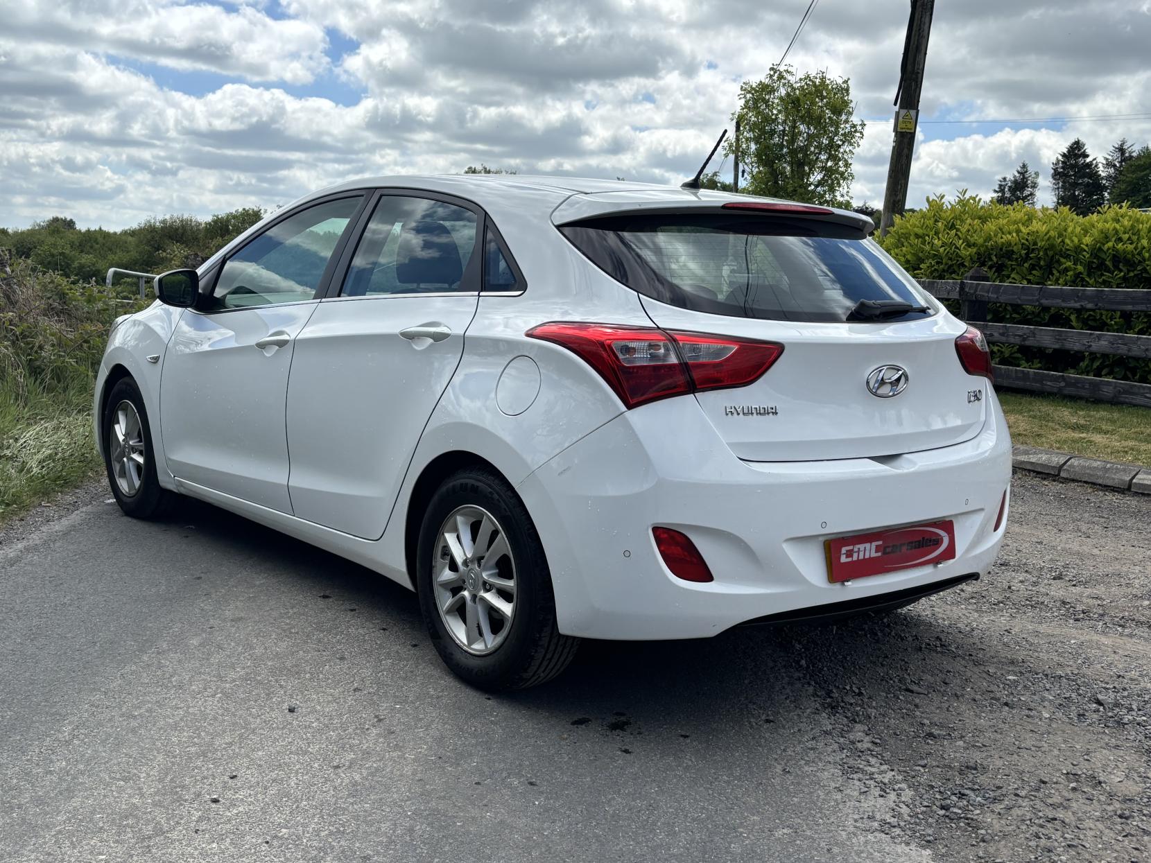 Hyundai i30 1.6 CRDi Blue Drive SE Hatchback 5dr Diesel Manual Euro 6 (s/s) (110 ps)