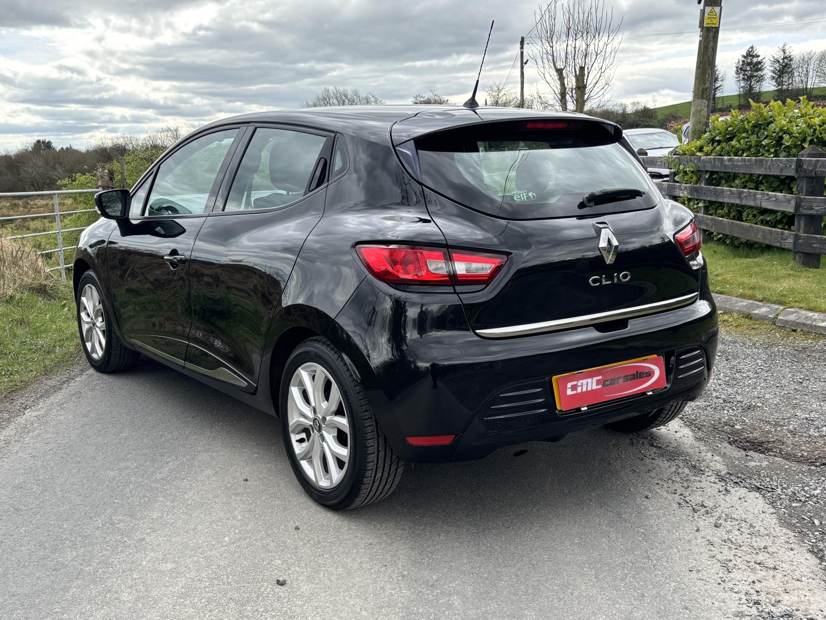 Renault Clio 0.9 TCe Dynamique Nav Hatchback 5dr Petrol Manual Euro 6 (s/s) (90 ps)