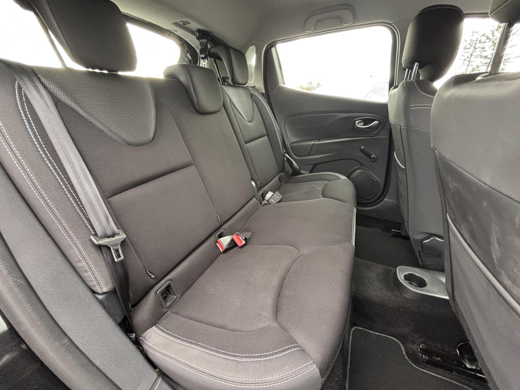 Renault Clio 0.9 TCe Dynamique Nav Hatchback 5dr Petrol Manual Euro 6 (s/s) (90 ps)