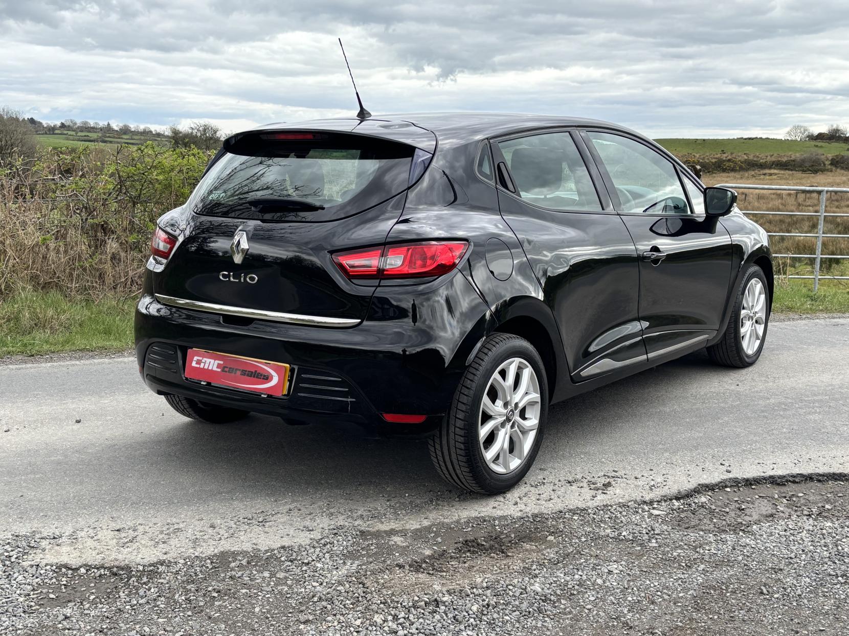 Renault Clio 0.9 TCe Dynamique Nav Hatchback 5dr Petrol Manual Euro 6 (s/s) (90 ps)