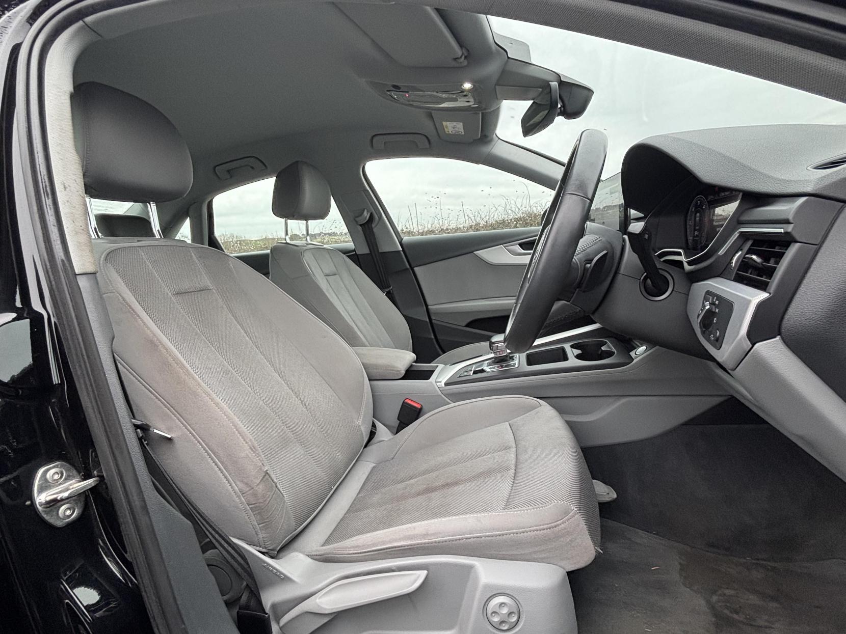 Audi A4 2.0 TDI 30 Technik Saloon 4dr Diesel S Tronic Euro 6 (s/s) (136 ps)