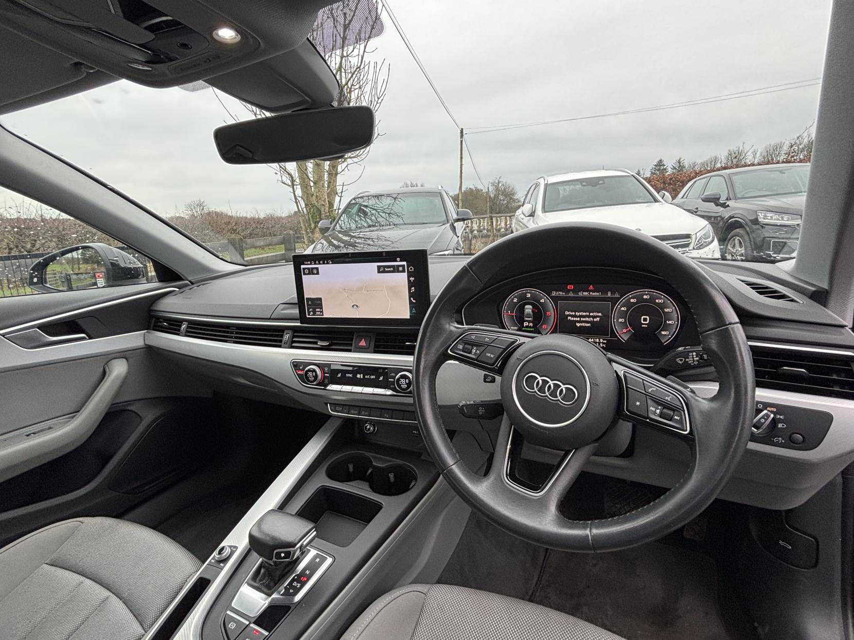 Audi A4 2.0 TDI 30 Technik Saloon 4dr Diesel S Tronic Euro 6 (s/s) (136 ps)