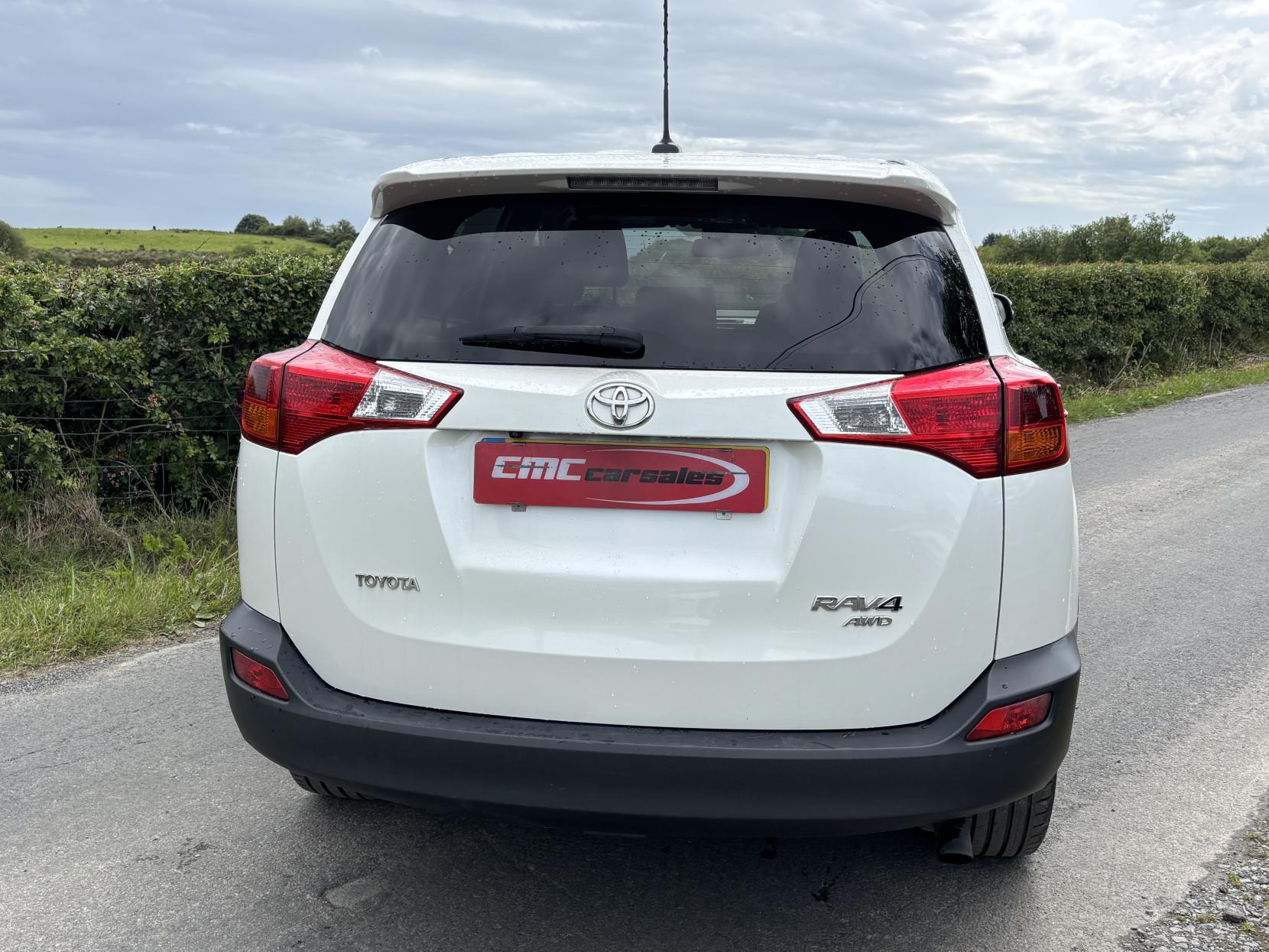 Toyota RAV4 2.2 D-4D Icon SUV 5dr Diesel Manual 4WD Euro 5 (150 ps)