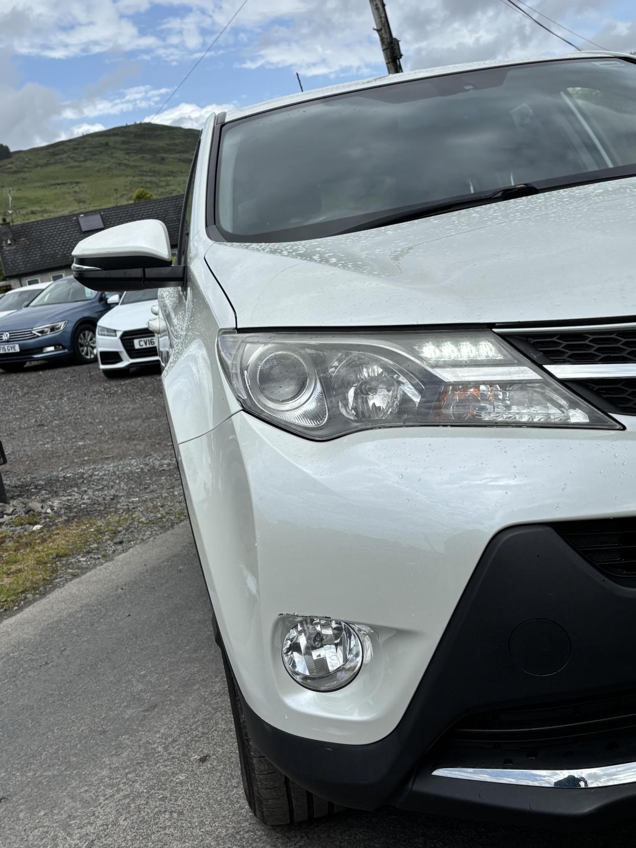 Toyota RAV4 2.2 D-4D Icon SUV 5dr Diesel Manual 4WD Euro 5 (150 ps)