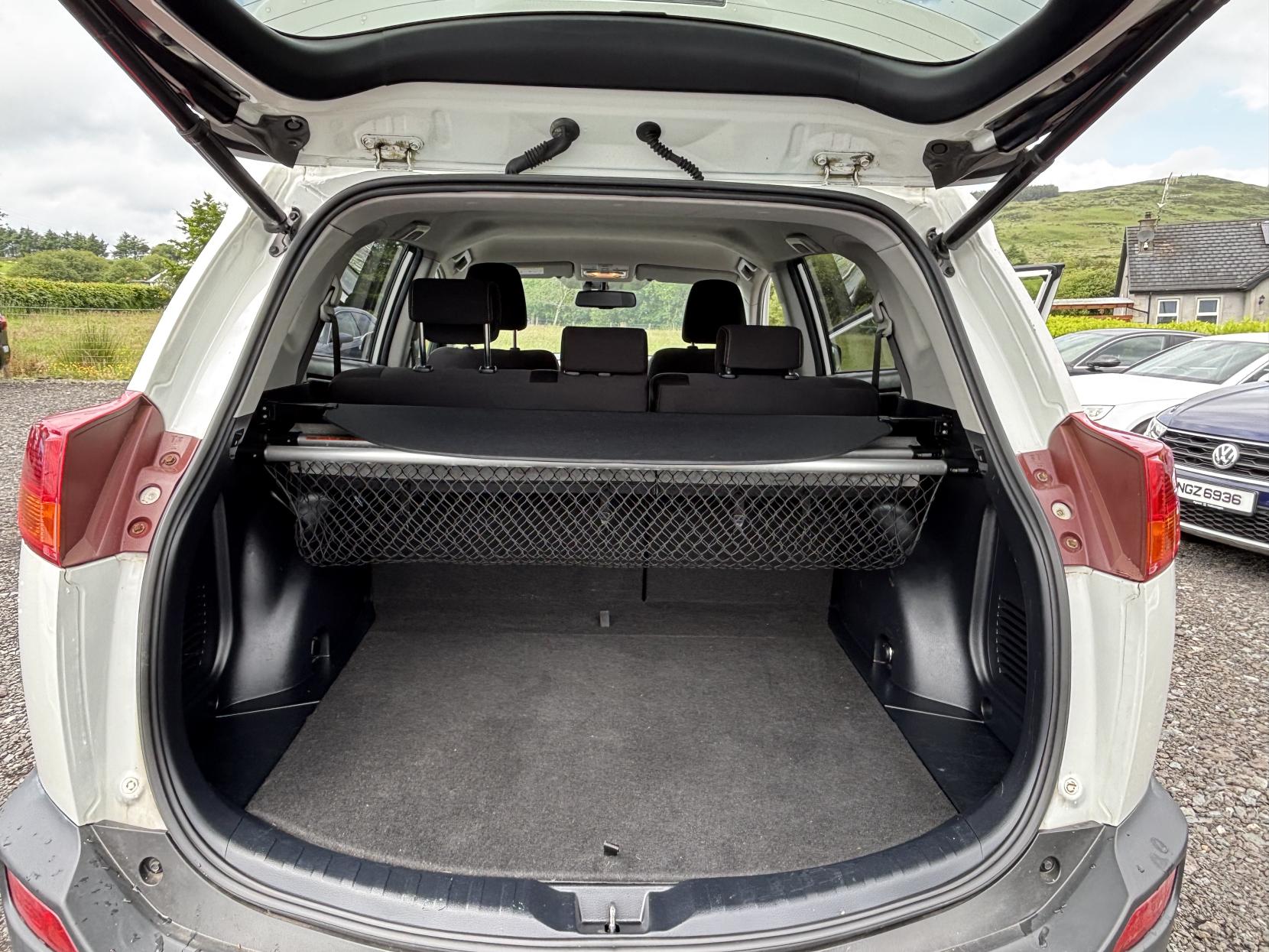 Toyota RAV4 2.2 D-4D Icon SUV 5dr Diesel Manual 4WD Euro 5 (150 ps)