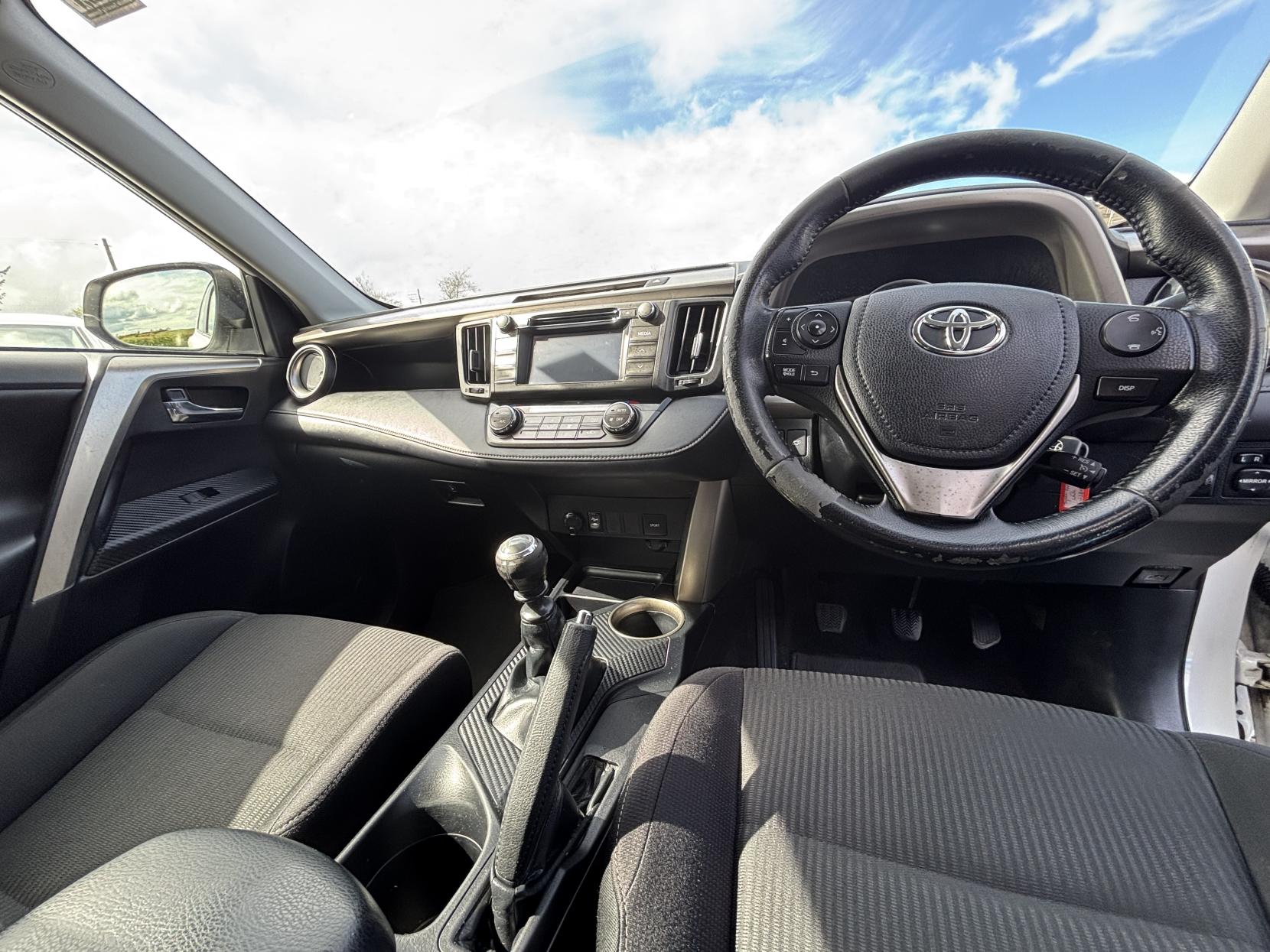 Toyota RAV4 2.2 D-4D Icon SUV 5dr Diesel Manual 4WD Euro 5 (150 ps)