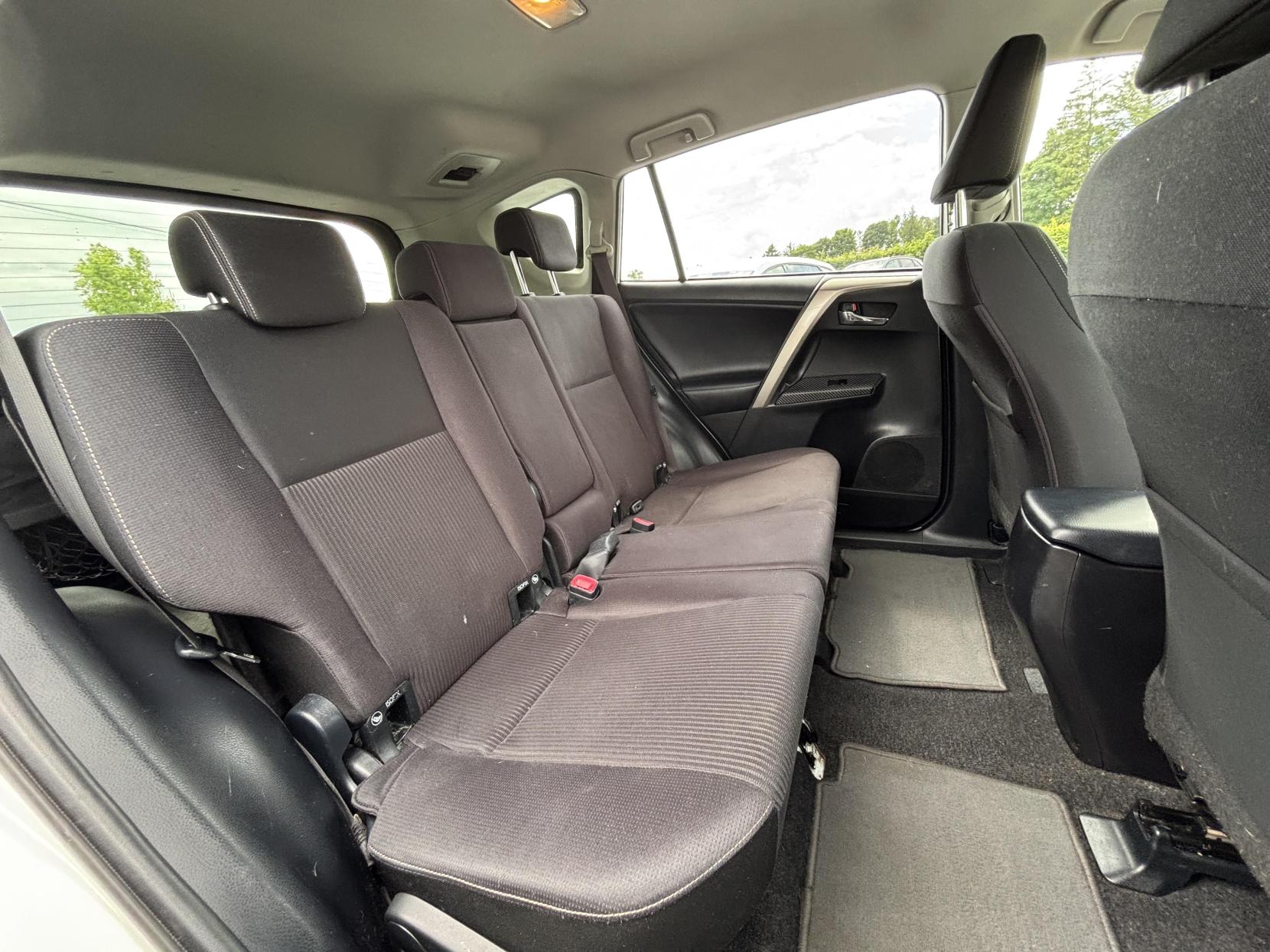 Toyota RAV4 2.2 D-4D Icon SUV 5dr Diesel Manual 4WD Euro 5 (150 ps)