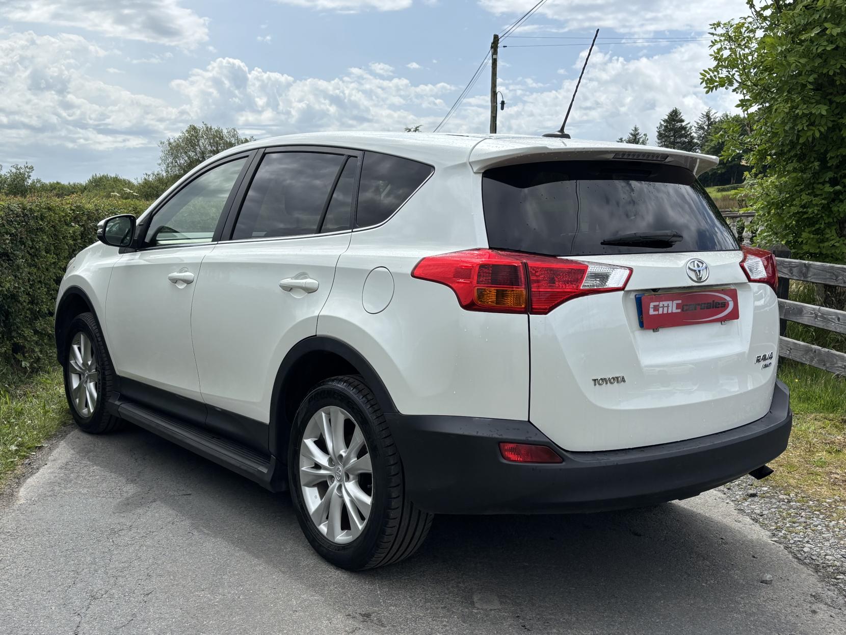 Toyota RAV4 2.2 D-4D Icon SUV 5dr Diesel Manual 4WD Euro 5 (150 ps)