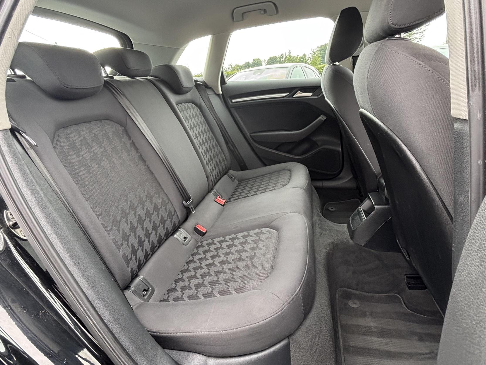 Audi A3 1.6 TDI ultra SE Technik Sportback 5dr Diesel Manual Euro 6 (s/s) (110 ps)