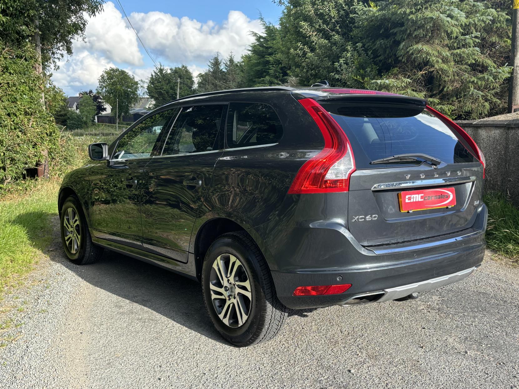 Volvo XC60 2.0 D4 SE SUV 5dr Diesel Manual Euro 6 (s/s) (181 ps)