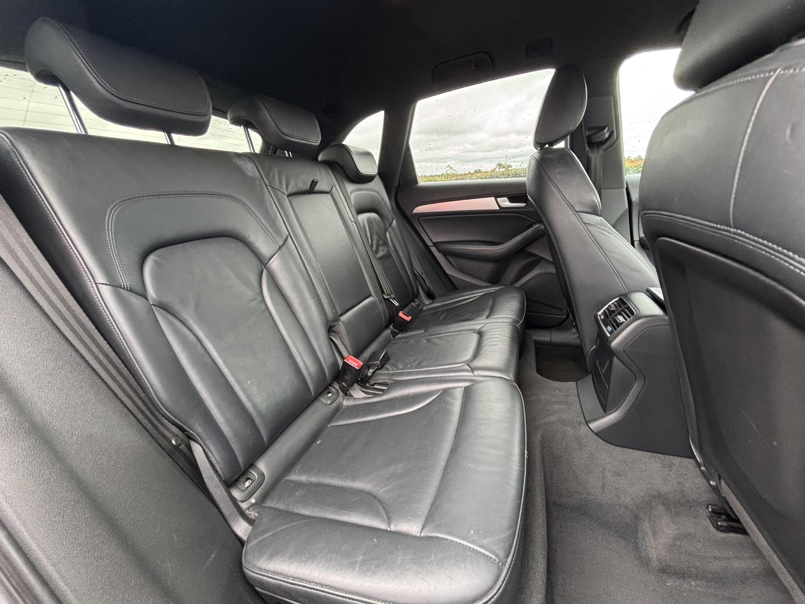 Audi Q5 2.0 TDI S line Plus SUV 5dr Diesel Manual quattro Euro 5 (s/s) (150 ps)
