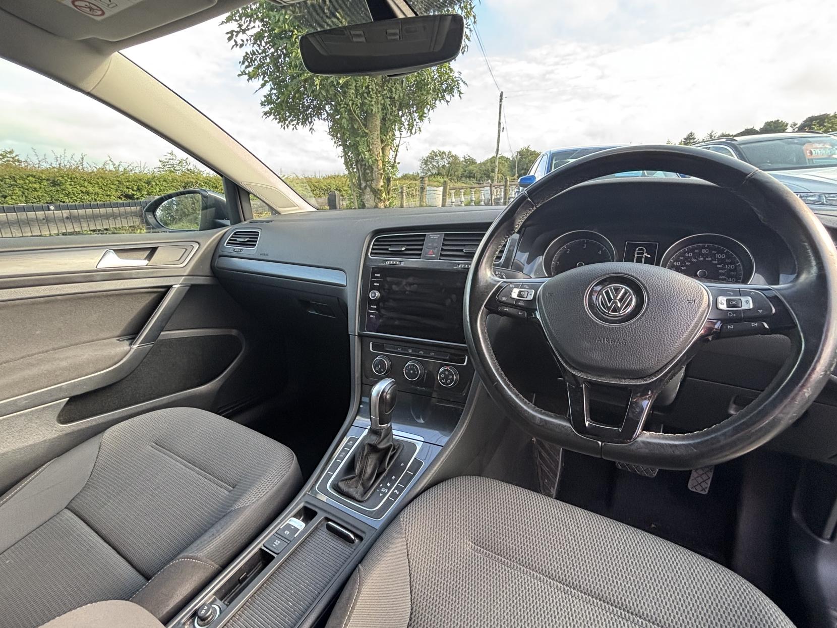 Volkswagen Golf 2.0 TDI BlueMotion Tech SE Nav Hatchback 5dr Diesel DSG Euro 6 (s/s) (150 ps)
