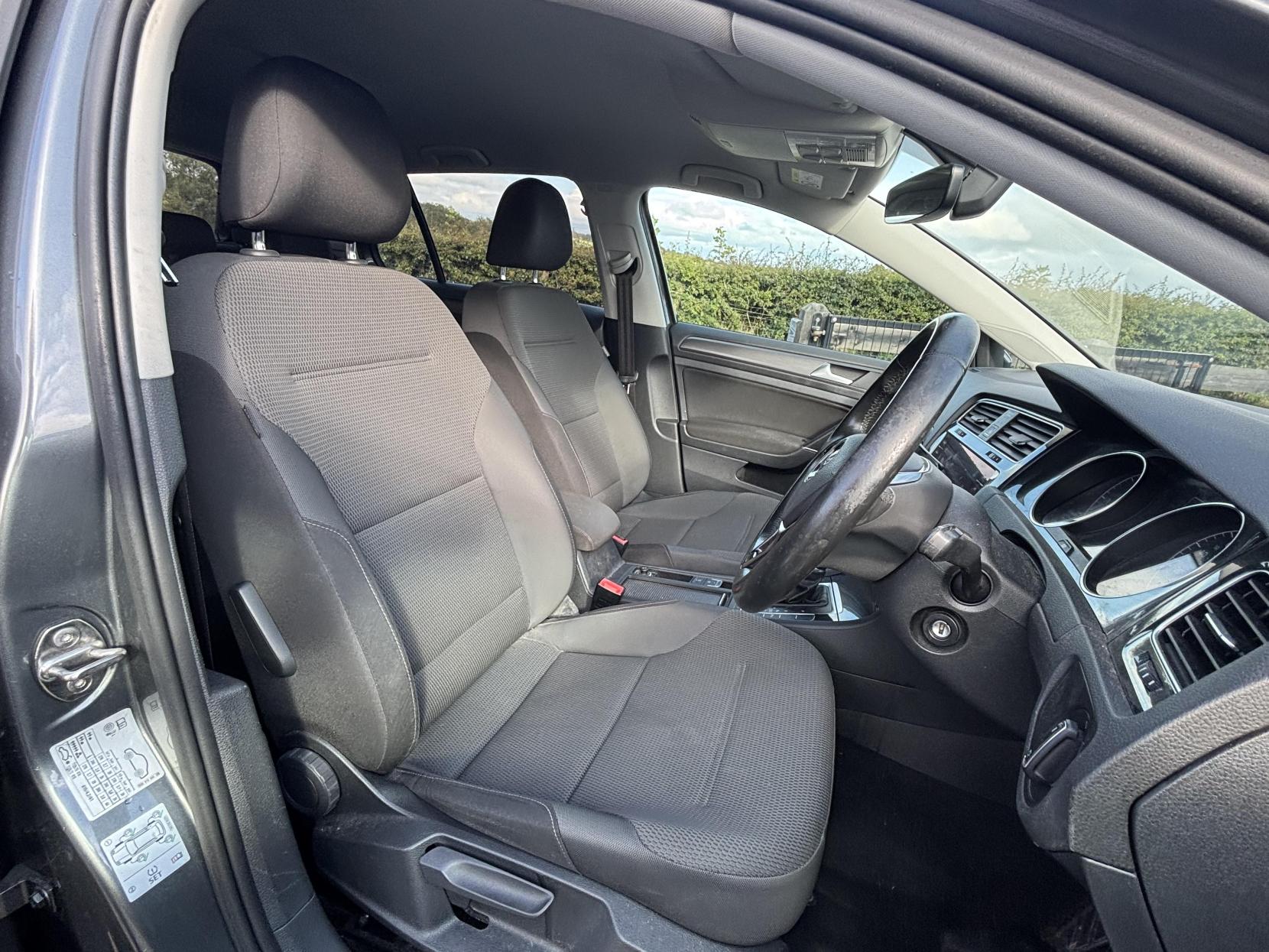 Volkswagen Golf 2.0 TDI BlueMotion Tech SE Nav Hatchback 5dr Diesel DSG Euro 6 (s/s) (150 ps)