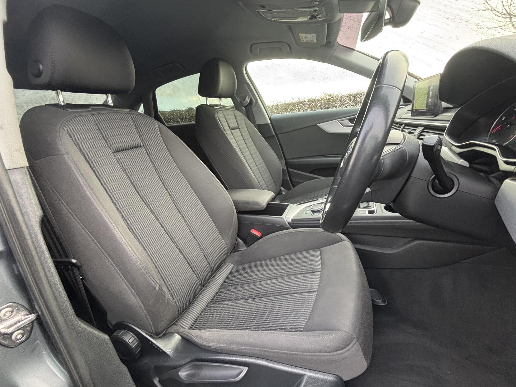 Audi A4 2.0 TDI ultra SE Saloon 4dr Diesel S Tronic Euro 6 (s/s) (150 ps)