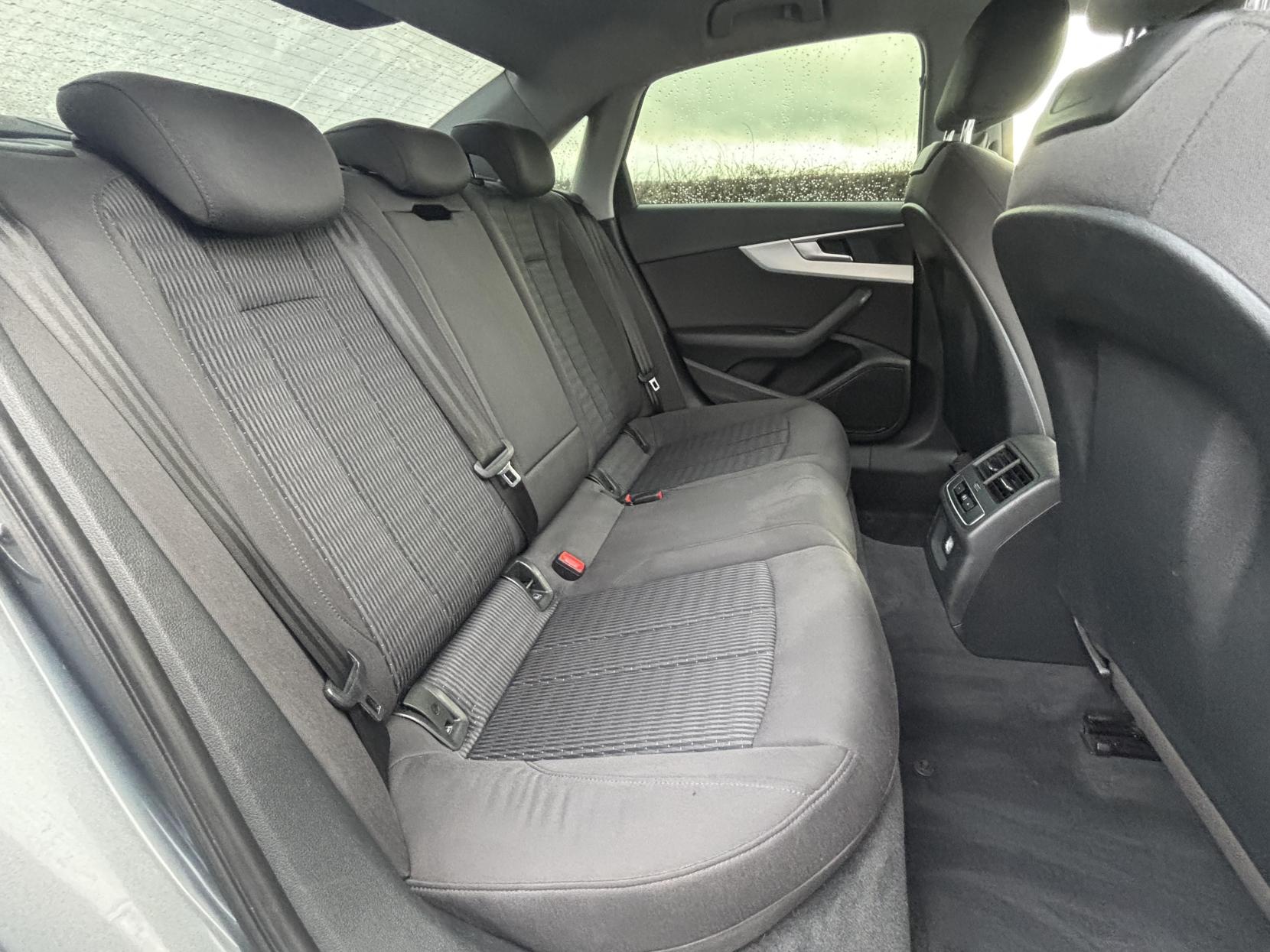 Audi A4 2.0 TDI ultra SE Saloon 4dr Diesel S Tronic Euro 6 (s/s) (150 ps)